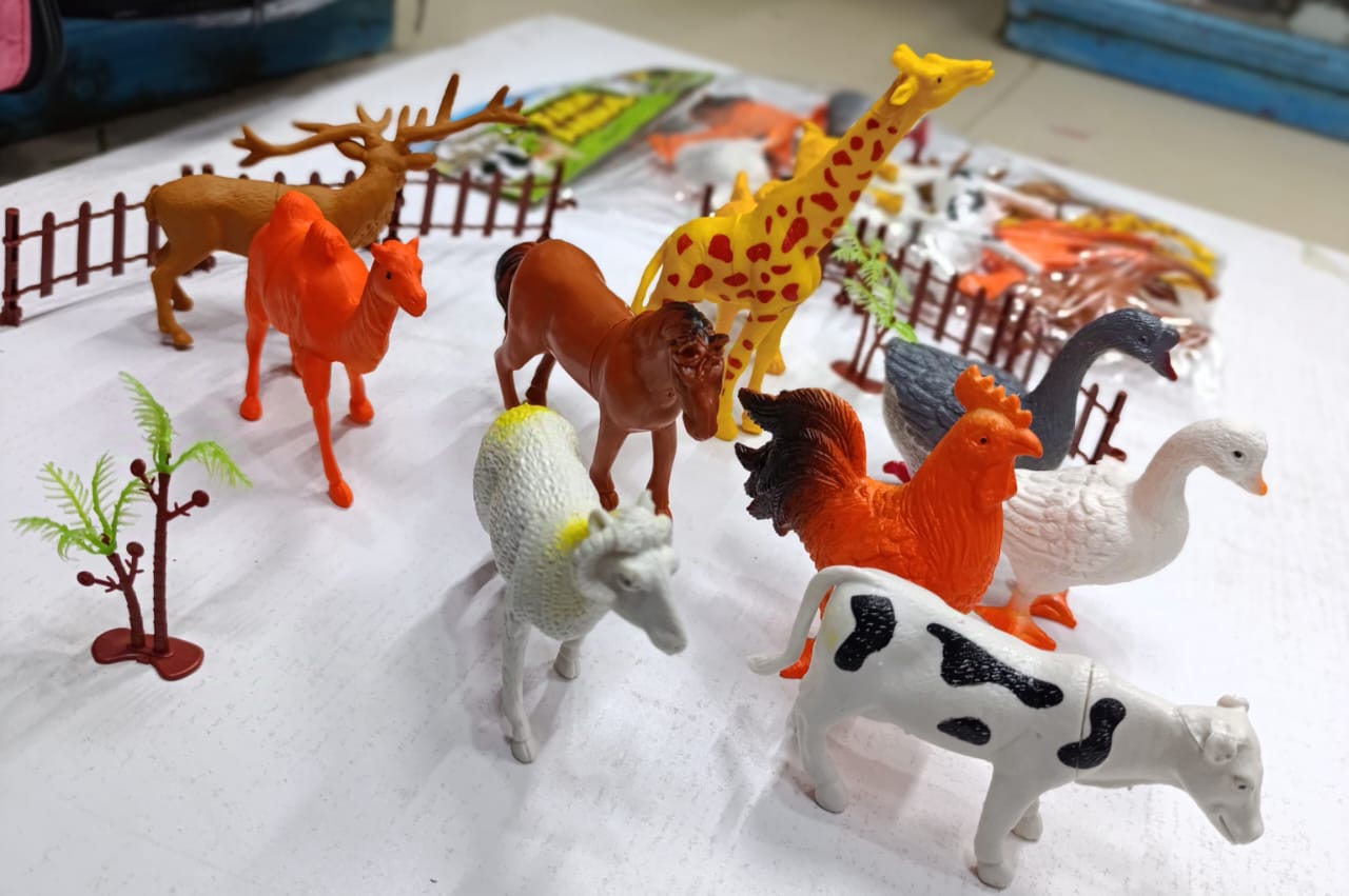 Ten Pack  Animal Figure Toy Set Realistic and Educational Toy for Kids (Domestic & Wild Animal) - The realistic zoo animals toys will spark hours of imaginative play.