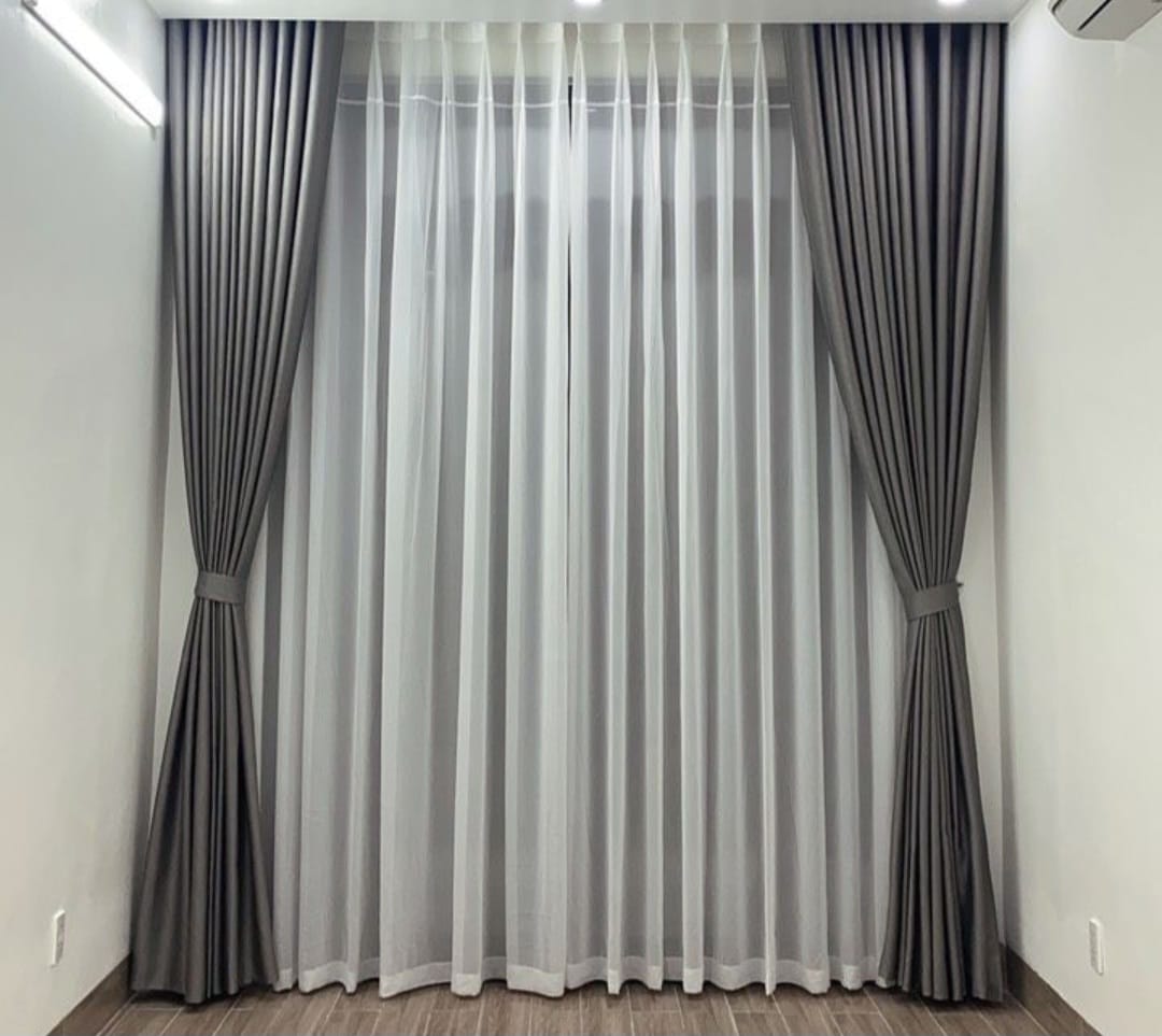 [LIMITED OFFERS!] Modern luxury curtains 2pcs [1.5mtrs+1.5mtrs] and sheer 1pc 2mtrs.