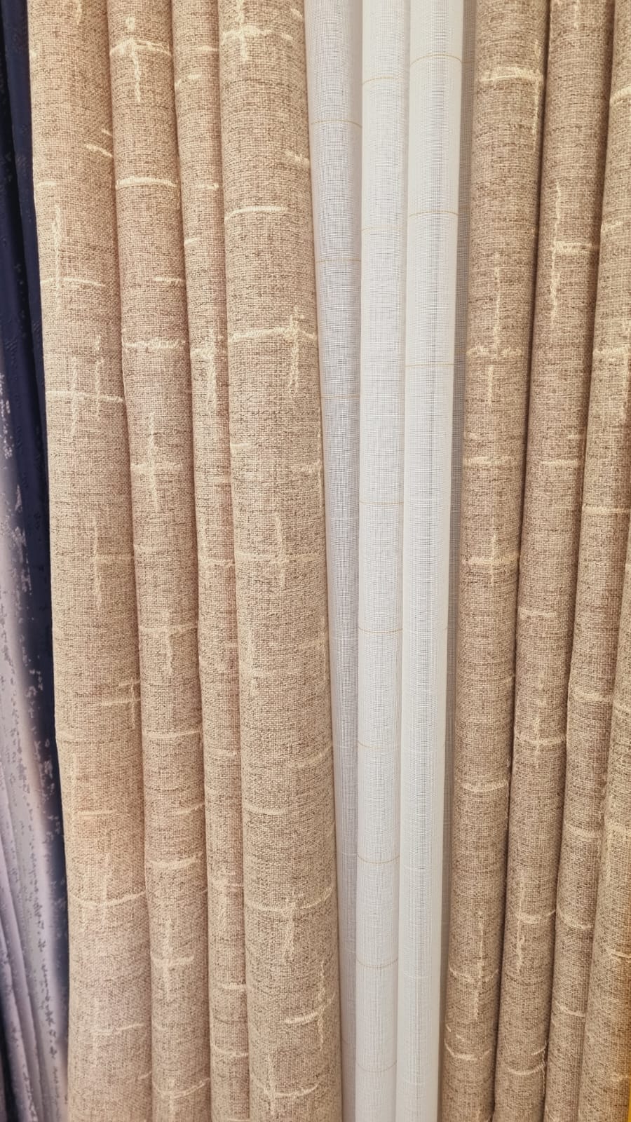 Limited edition!  Quality modern curtain 3mtrs curtain and 2mtrs sheer curtain[1.5+1,5]