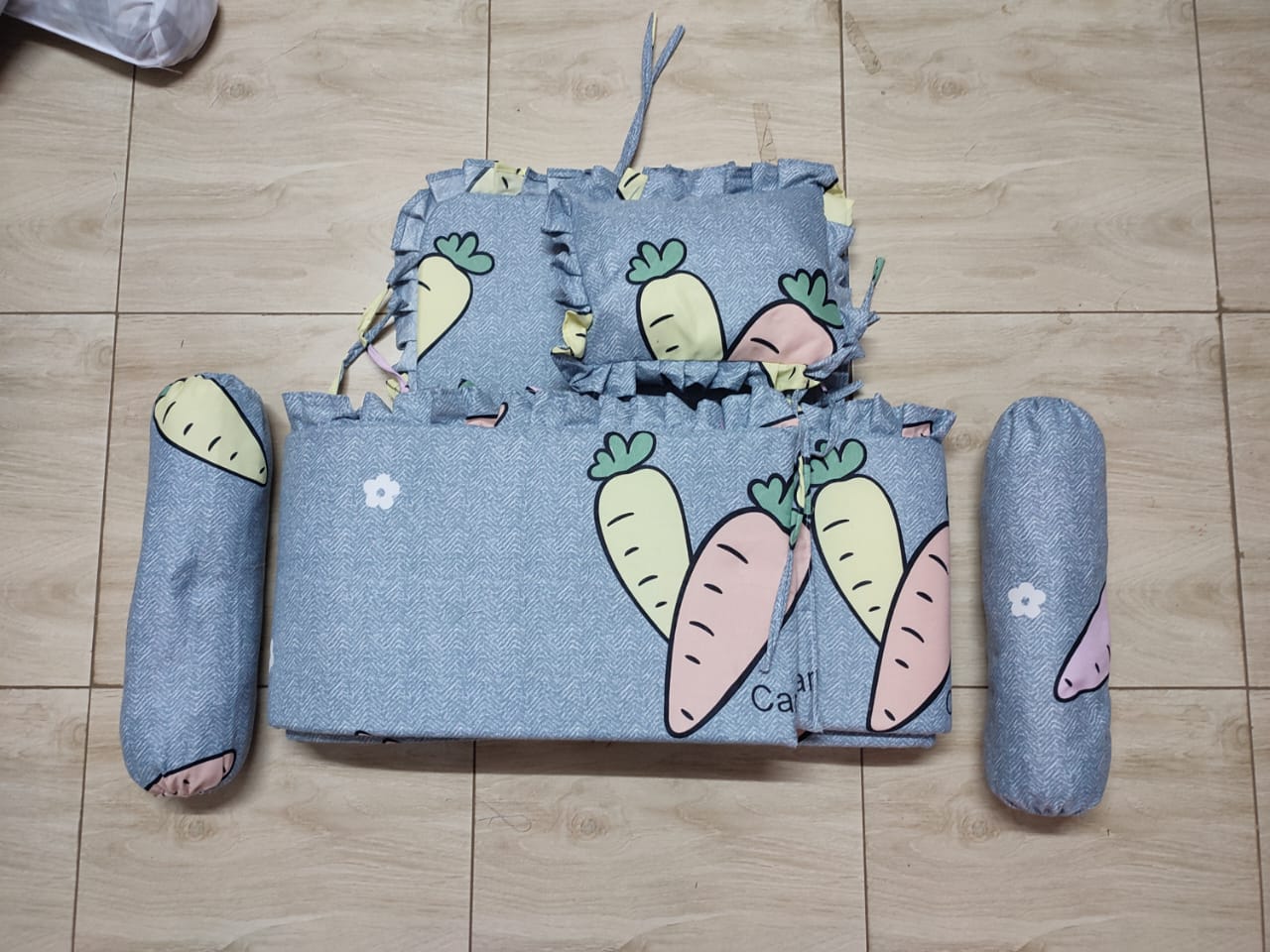 Baby Cot Bumpers(All round side bumper,2pcs sausage pillows ,1 pc micro pillow)