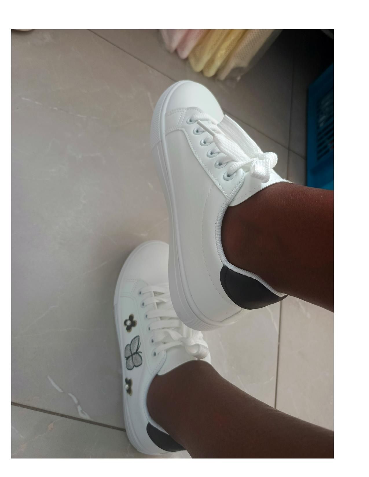 Small fitting Women's Butterfly embroidery white shoes ladies' flat shoes girls sneakers athletic students casual breathable shoes sports shoes artificial Pu leathe