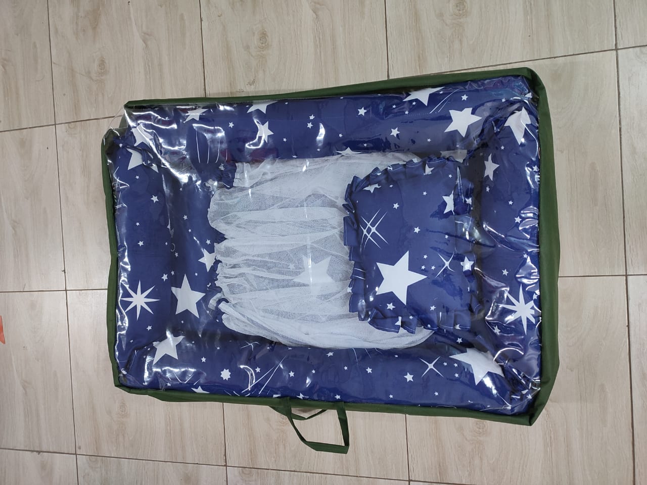 Baby Nest & Co-sleeper Foldable + Pillow+ Net.Safe and perfect for co-sleeping Hypoallergenic materials, breathable and non-toxic. Comfortable and Portable Can be put on the bed