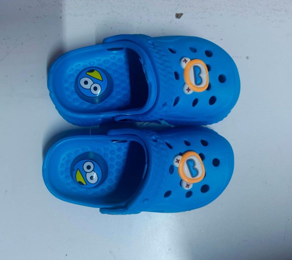 Kids Perfect Crocs Skin-Friendly Soft Comfy Lightweight With Beach Charms丨Baby Girls Pull On Fashionable Slippers