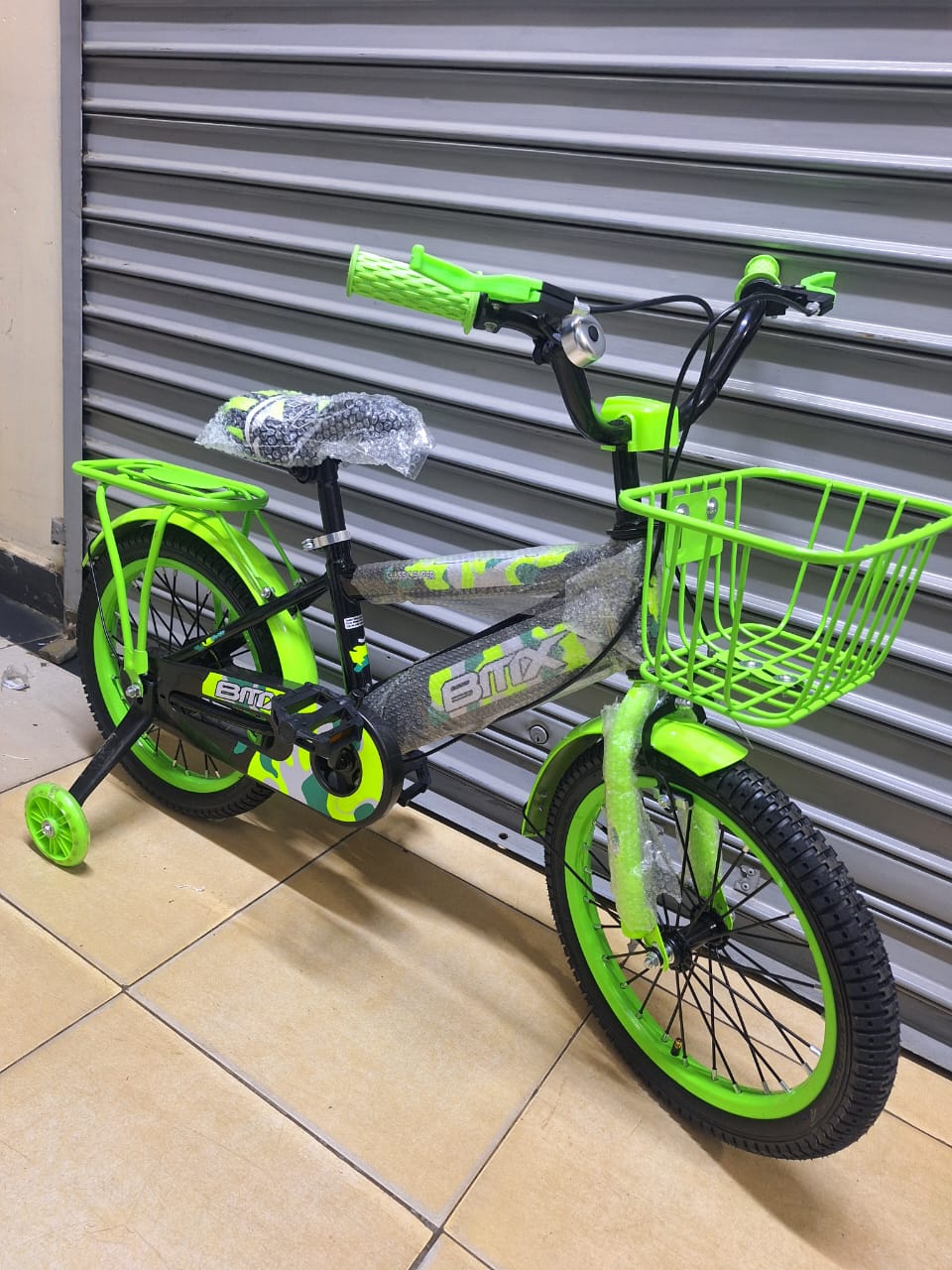 Size 16 Camo BMX Bike for Kids with Training Wheels - Children's Bicycle in Kenya