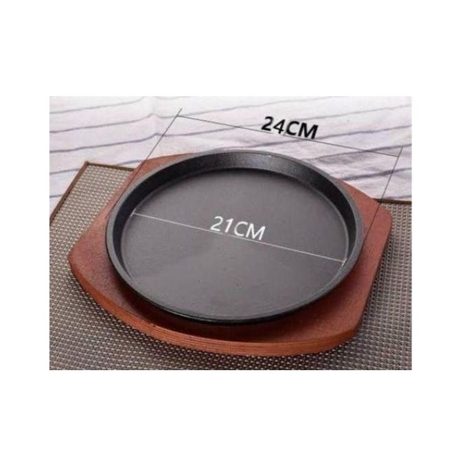 Cast Iron Hot Sizzling Plate on Wooden Tray-Round