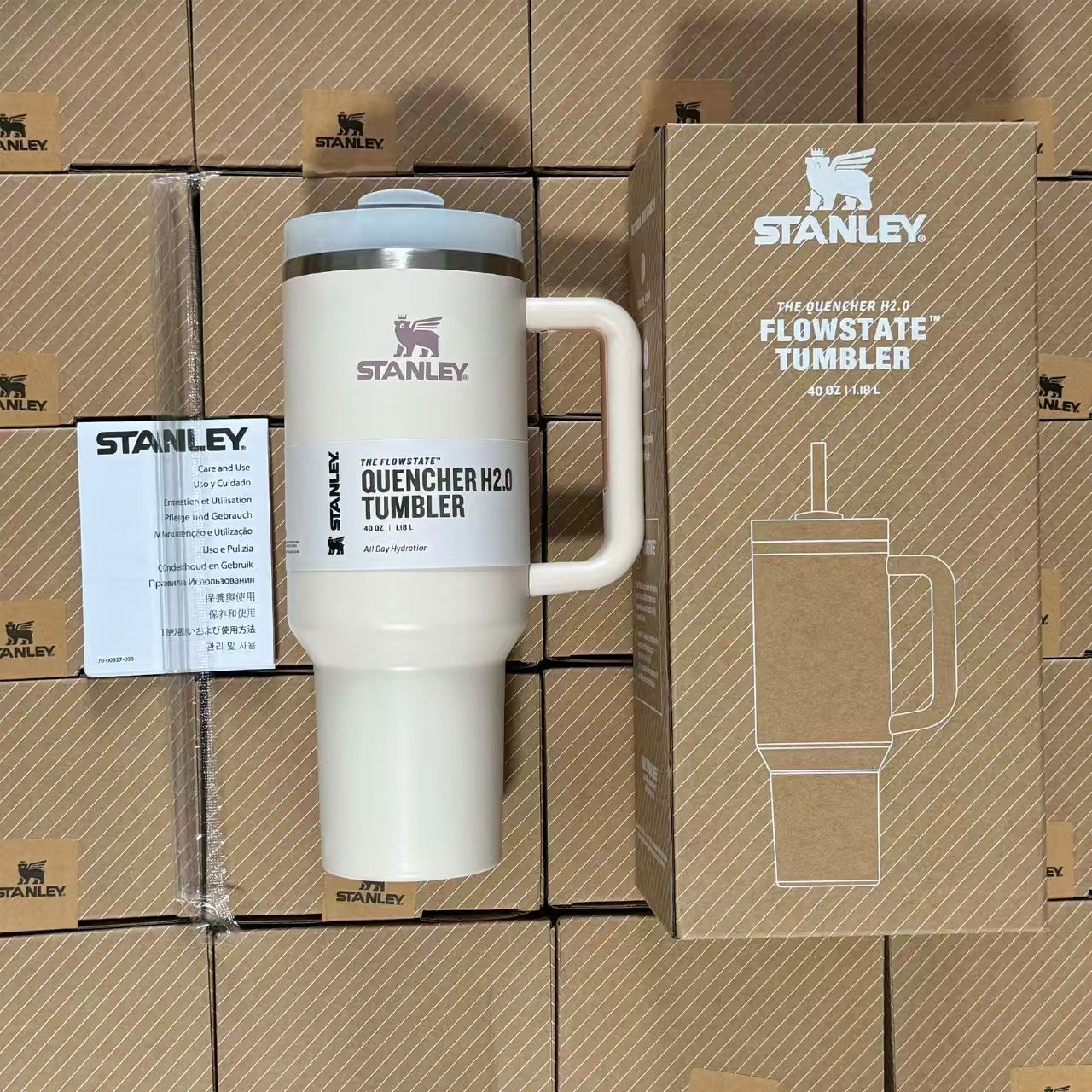 [ SHOP SMART AND SAVE BIG AT AN AMAZING OFFER PRICE 🤩🤩✨ !!!  1Pc Brand New High Quality Durable  & Portable Stanley cup  at Affordable Price