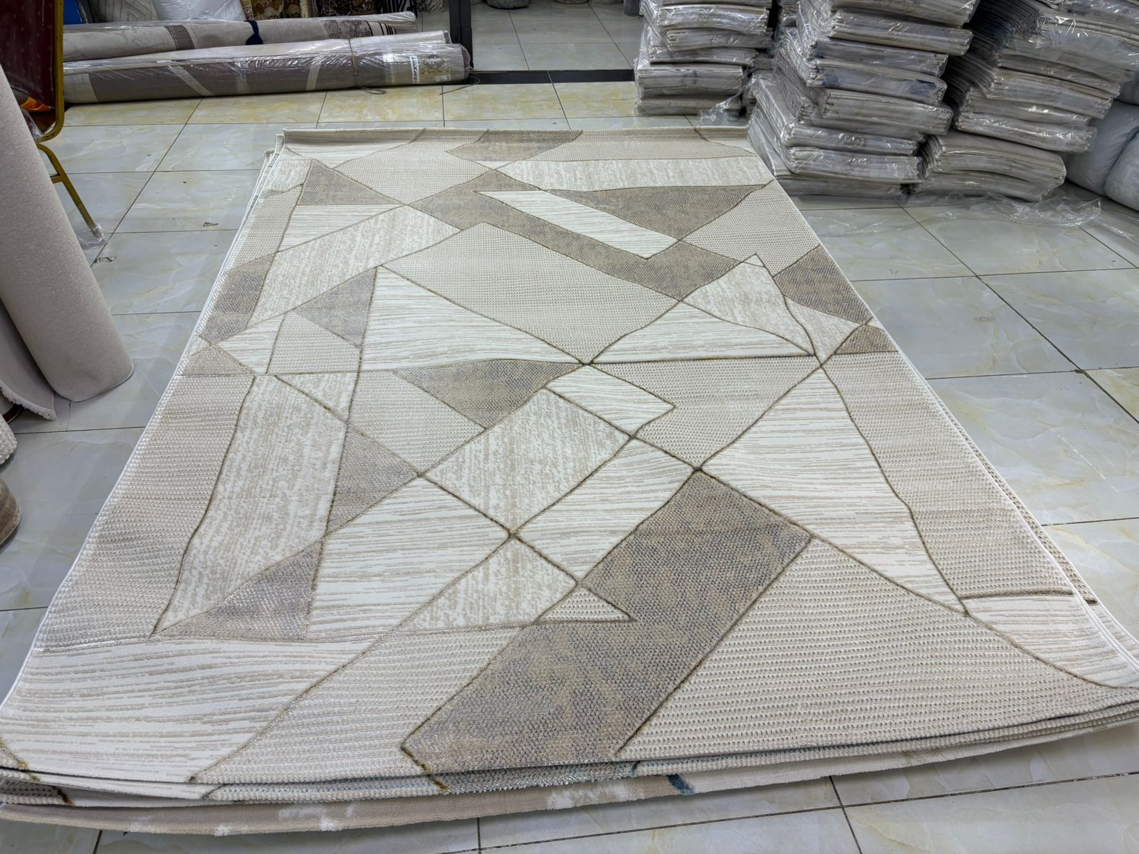 [🔥LIMITED OFFER🔥 🥑🌽ONLY AT KILIMALL !!! ]  1Pc Size 7X10 Classy Brand New High Quality Stylish and Luxurious Carpets .That Matches and Fits Perfectly With Your Home Decor ✨👌