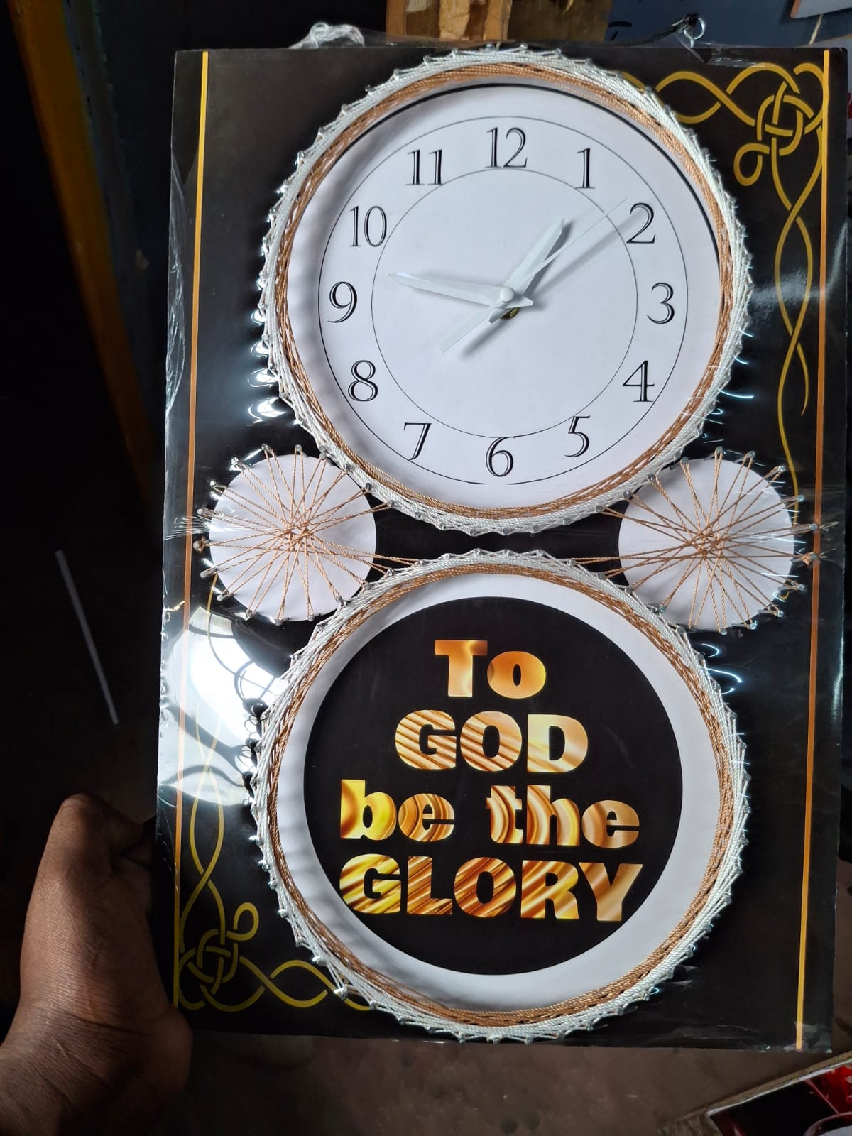 [📢PRICE DROP ALERT! SAVE BIG ON YOUR FAVES 🤑!!!]  2 in 1 Brand new Stylish and Luxurious Wall Clock...Designed With Durability and Functionality👌