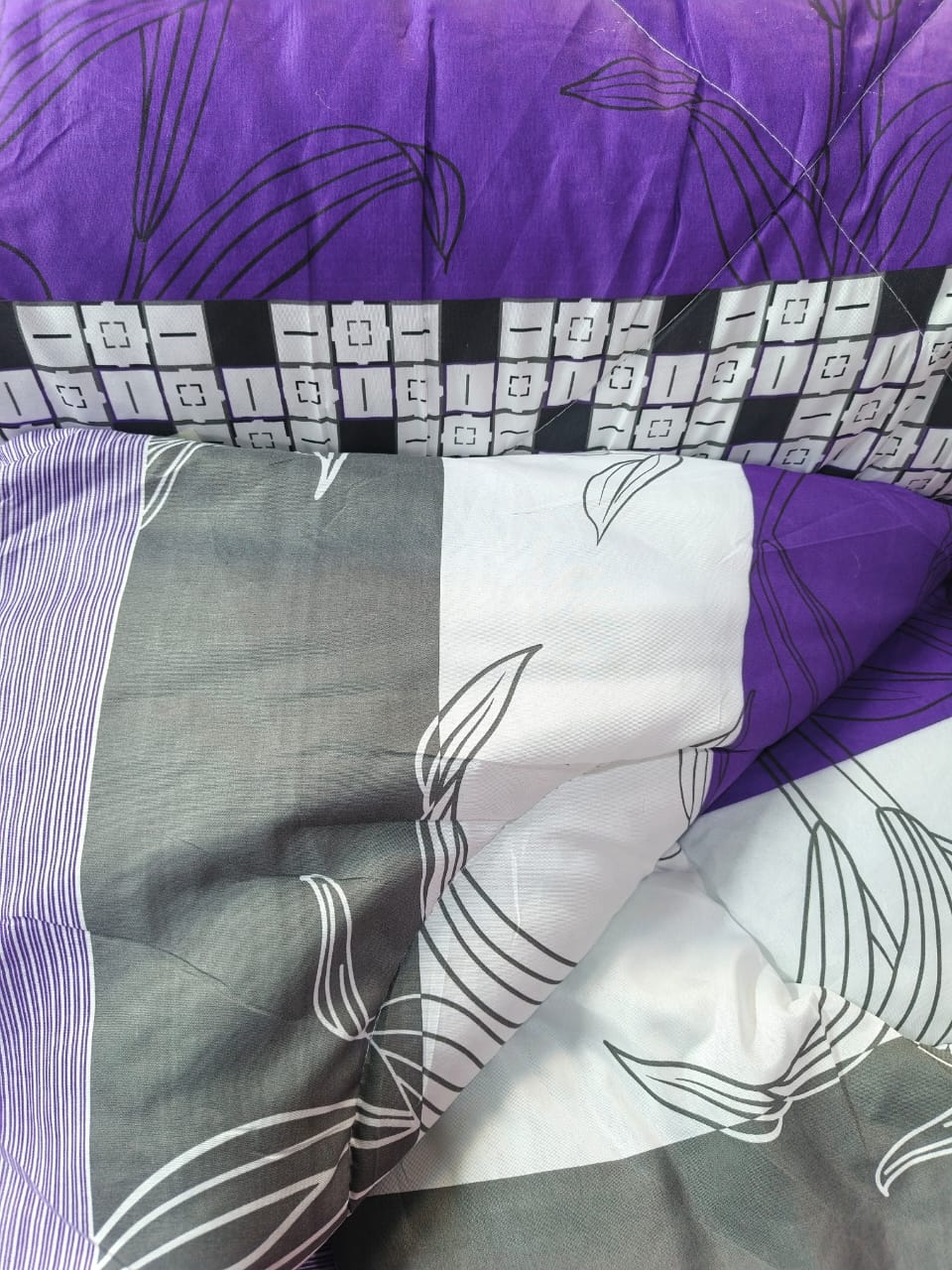 🥑**KILIMALL BEST PRICES ONLY **🥑 4Pcs Size [ 5 X 6fts ] Brand new Stylish and Luxurious Exclusive Unbinded duvet ,one sheet & two pillowcases