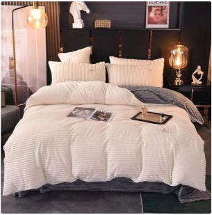 High quality warm Velvet Duvets Size: 6*6/6*7 🪄Duvet with 1pc fleece bedsheet and 2pillowcases 〰Can fit 4*6,5*6,6*6