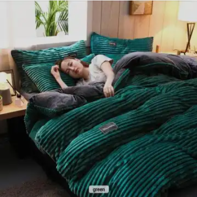 High quality warm Velvet Duvets Size: 6*6/6*7 🪄Duvet with 1pc fleece bedsheet and 2pillowcases 〰Can fit 4*6,5*6,6*6