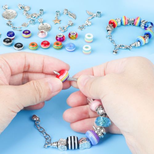 Bracelet Making Kit, 86PCs Charm Bracelets Kit with Beads, Jewelry Charms, Bracelets for DIY Craft, Jewelry Gift