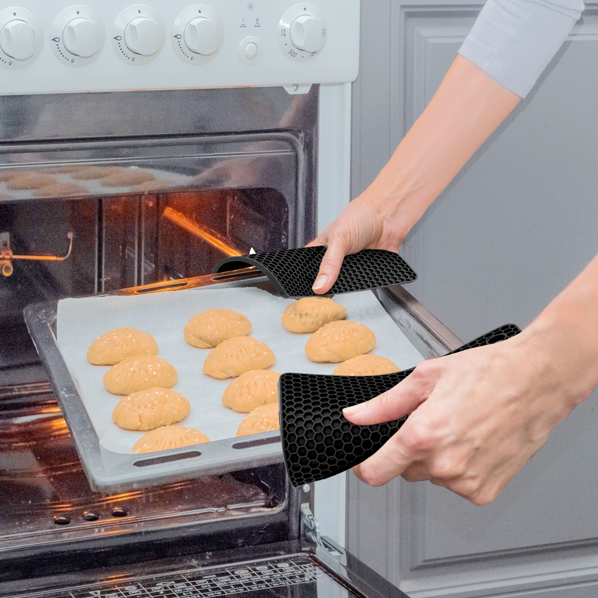 4pcs Silicone Pot Holders, Heat Resistant Trivets, Hot Pads for Kitchen, 17.8 x 17.8CM, Square, Black