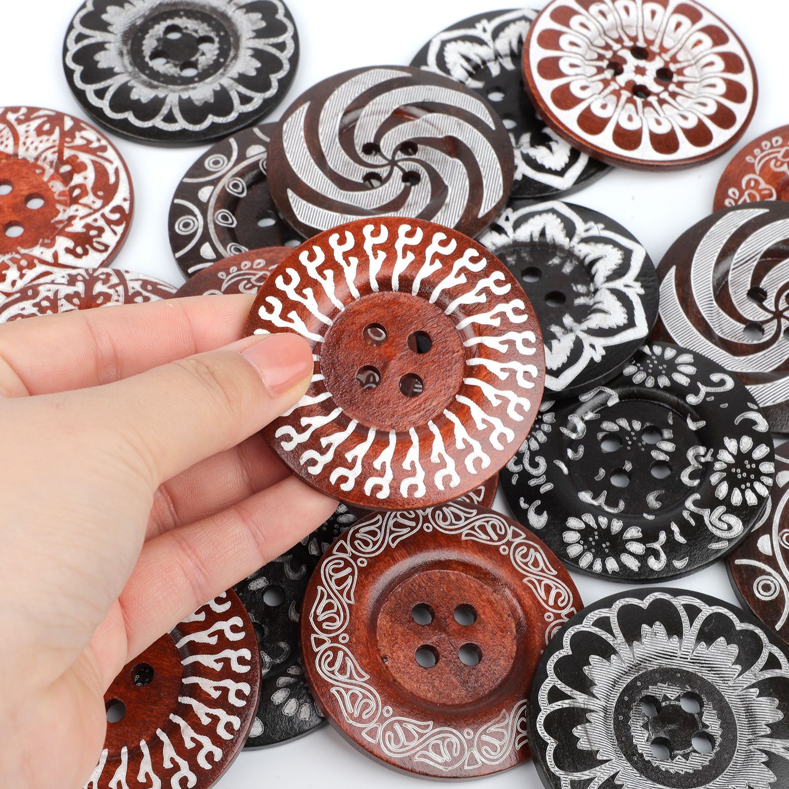 20pcs Large Wooden Buttons, 6cm Natural Wood Sewing Buttons for Crafts & DIY Projects