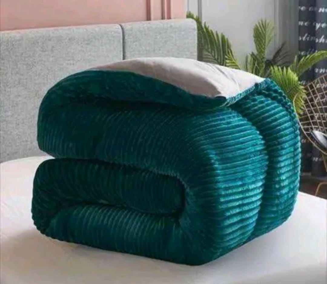 [CLEARANCE OFFER]] 1pc Single velvet woolen Duvet : No bedsheet,no pillowcases