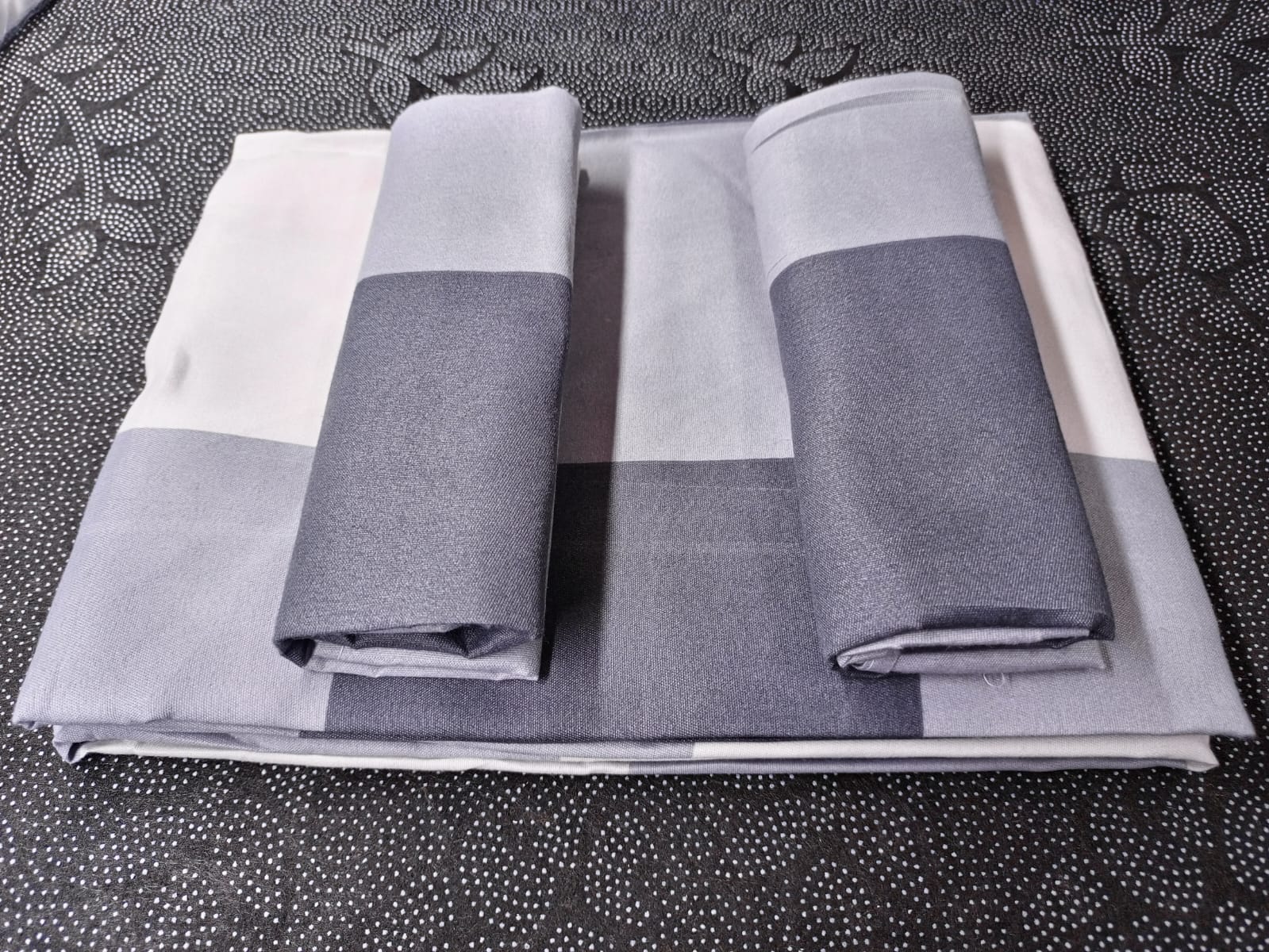 4Pcs 5*6 Bedsheet Set 2 bedsheets 2 Pillowcases