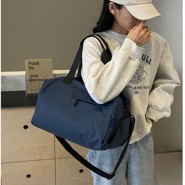 A Large-Capacity Fitness Bag For Men And Women, A Portable Sports Crossbody Bag For Travel And Business Trips