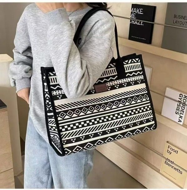 Women's Large Capacity Canvas Daily With Simple Fashion Shoulder Handbag Shoulder Bags