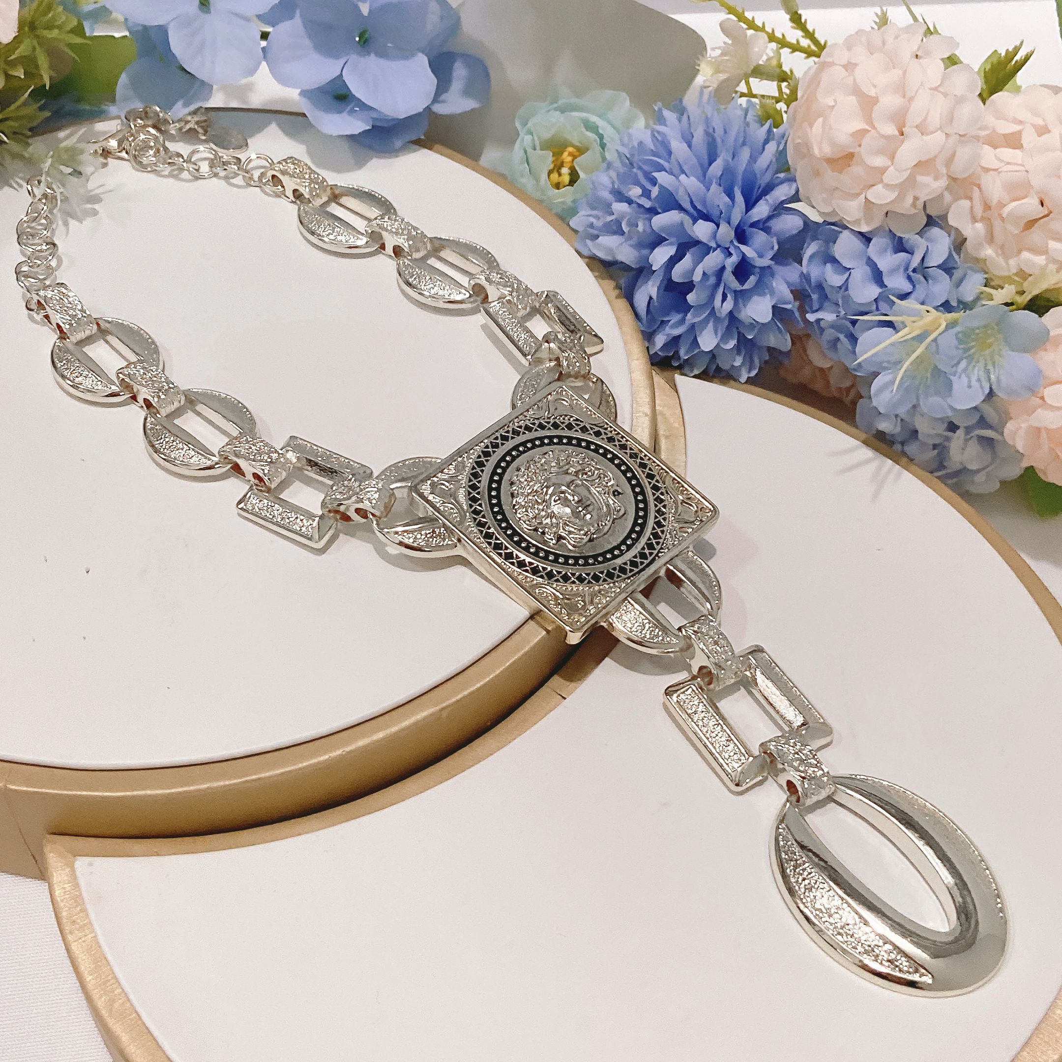 Women's necklace jewelry set simple and fashionable rhinestone pendant open bracelet adjustable for daily wear jewelry holiday gift jewelry 2-piece set necklace earring set
