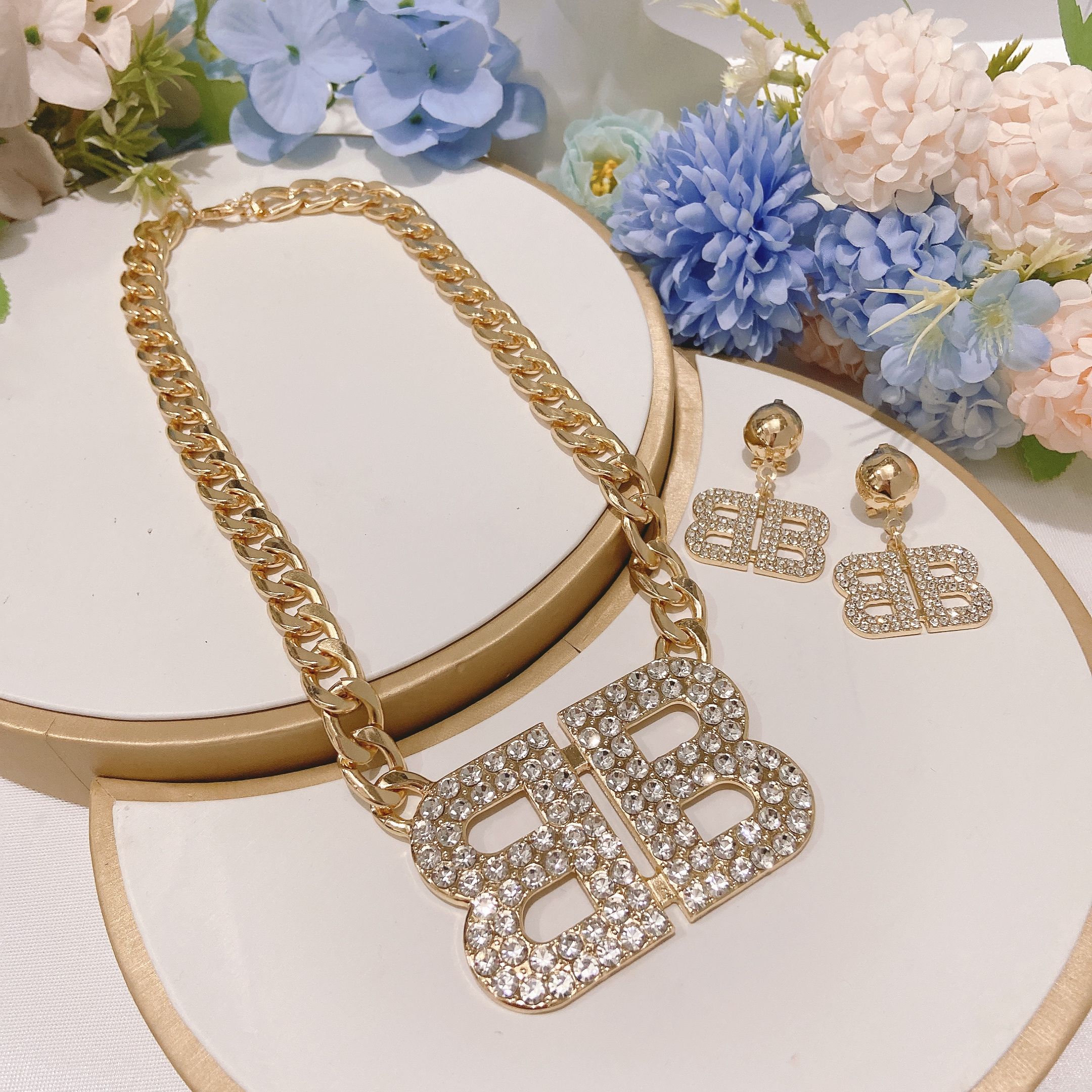 Women's Jewelry Earring Necklace Set Fashion Italian Gold Plated Diamond Letter Design Wedding Necklace 2-piece Set Latest Gold Plated Jewelry Set Party and Birthday Gifts