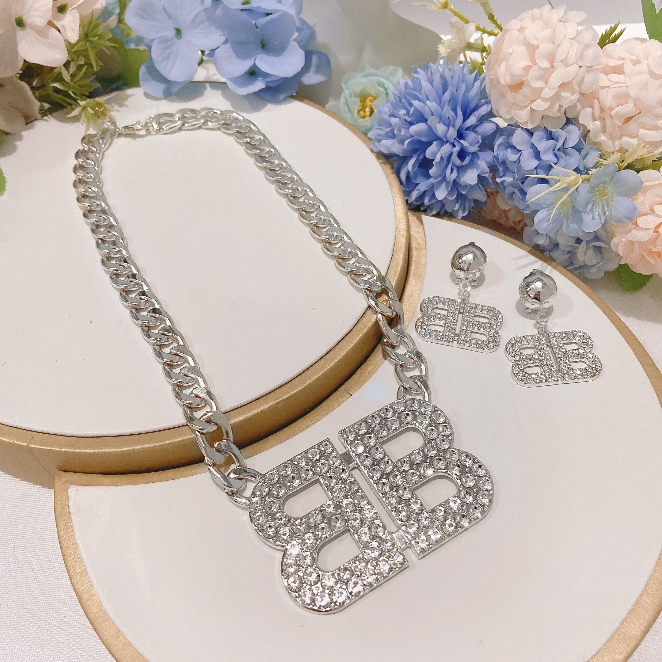 Women's Jewelry Earring Necklace Set Fashion Italian Gold Plated Diamond Letter Design Wedding Necklace 2-piece Set Latest Gold Plated Jewelry Set Party and Birthday Gifts
