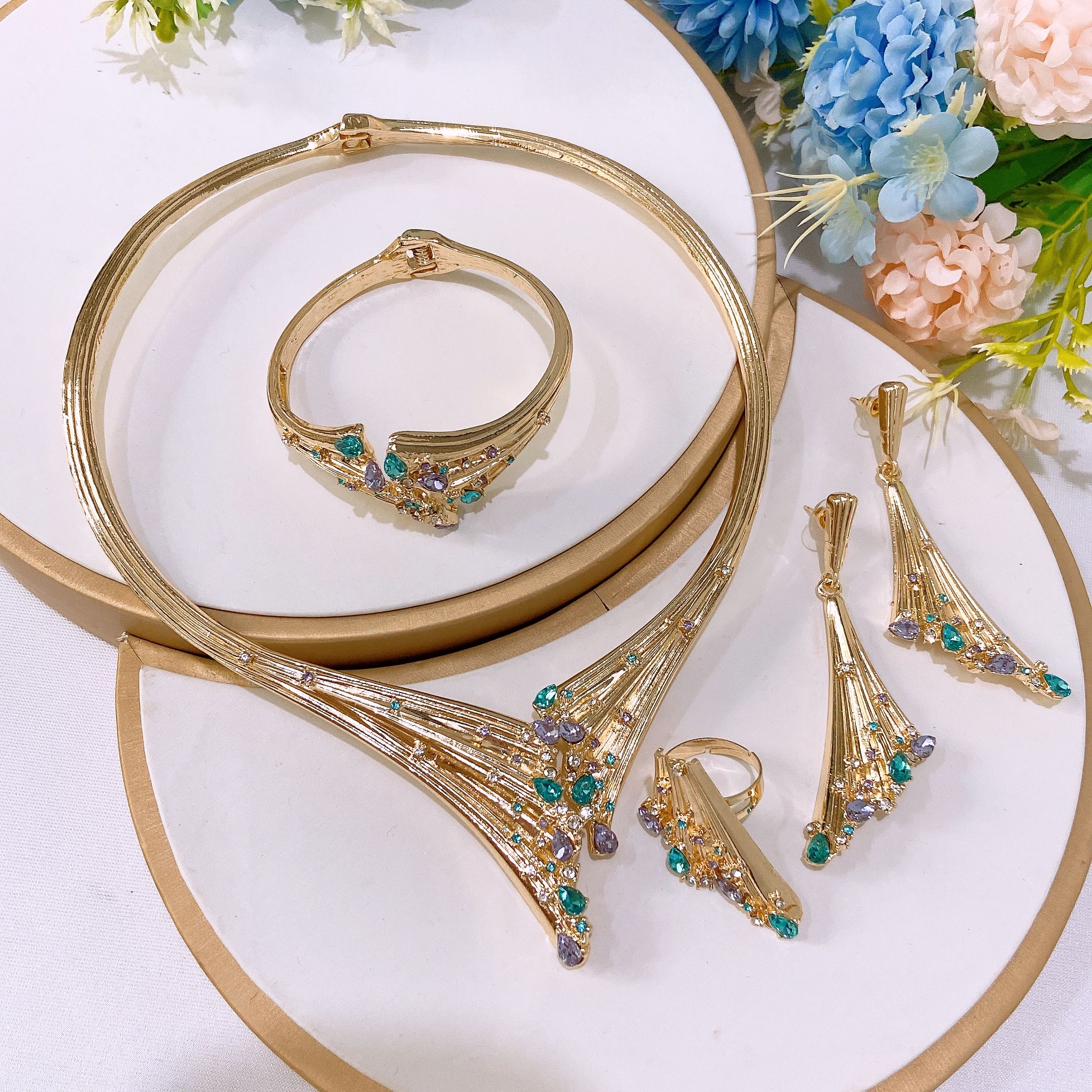 Jewelry set, necklace pendant, earring, ring, bracelet, women's jewelry fashion four piece set, jewelry set, wedding colored diamond decoration, party necklace