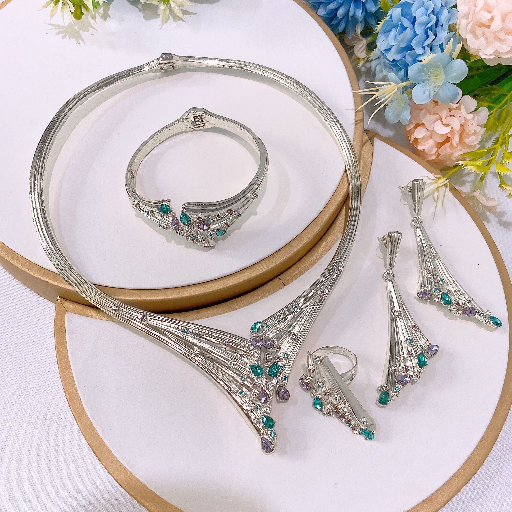 Jewelry set, necklace pendant, earring, ring, bracelet, women's jewelry fashion four piece set, jewelry set, wedding colored diamond decoration, party necklace