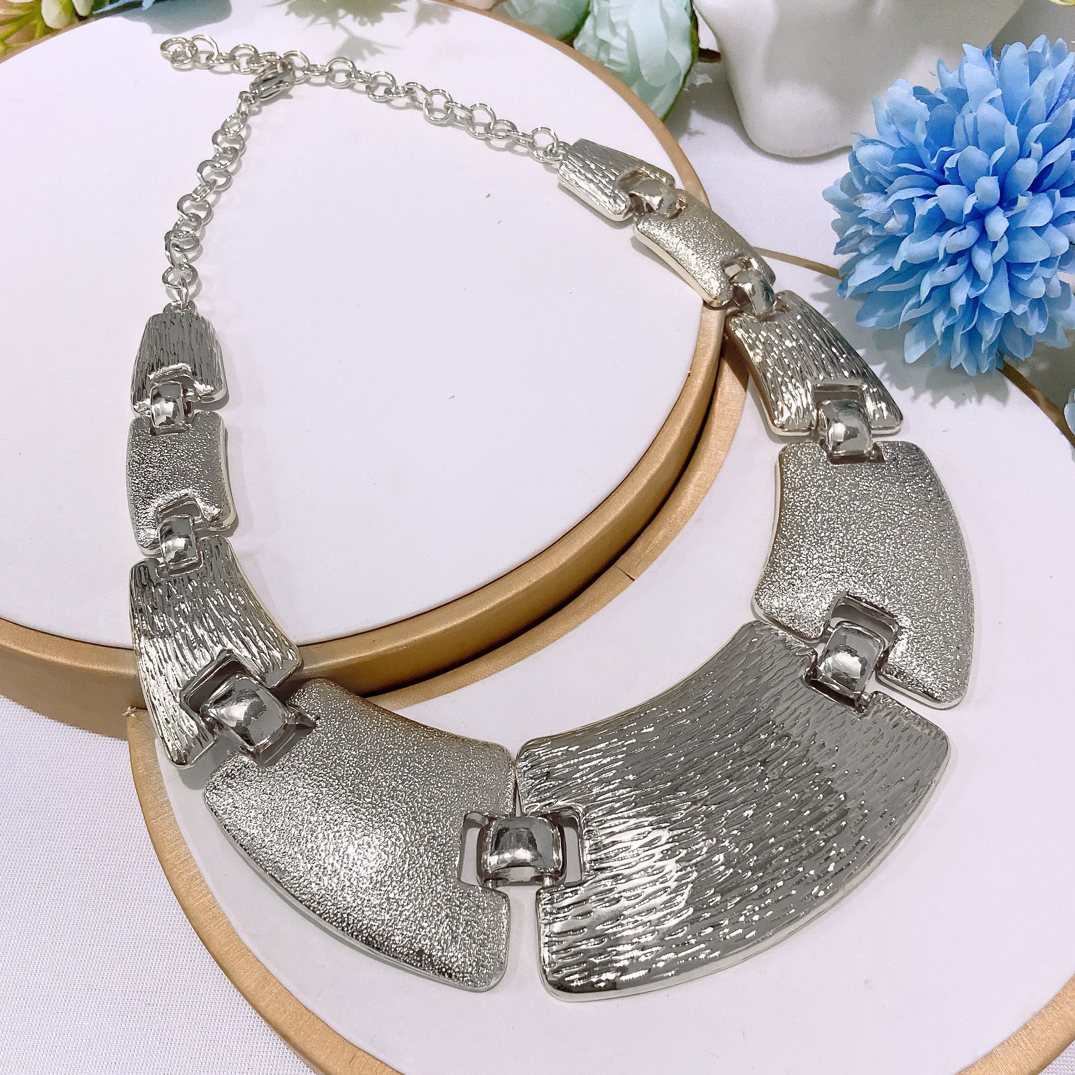 Fashion Jewelry Set Exquisite Fashion New Style Hot Selling Retro Elegant Unique Necklace Earrings Classic Banquet Wedding Jewelry Necklace Earrings Rings Bracelets as Birthday Gifts