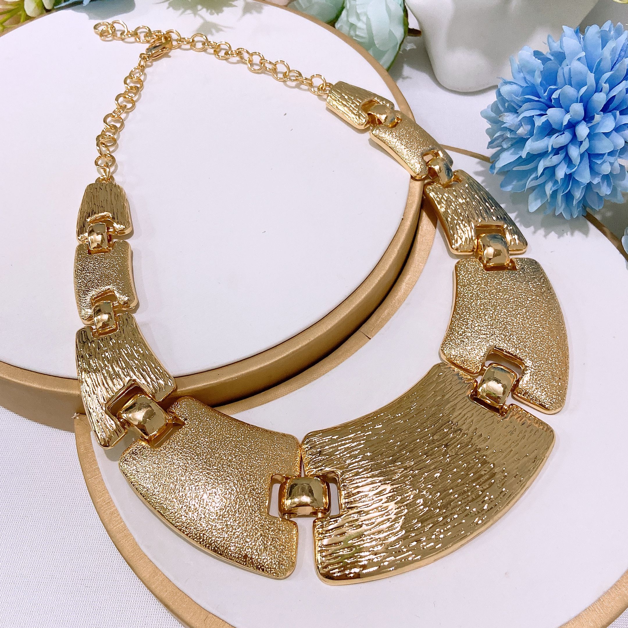 Fashion Jewelry Set Exquisite Fashion New Style Hot Selling Retro Elegant Unique Necklace Earrings Classic Banquet Wedding Jewelry Necklace Earrings Rings Bracelets as Birthday Gifts