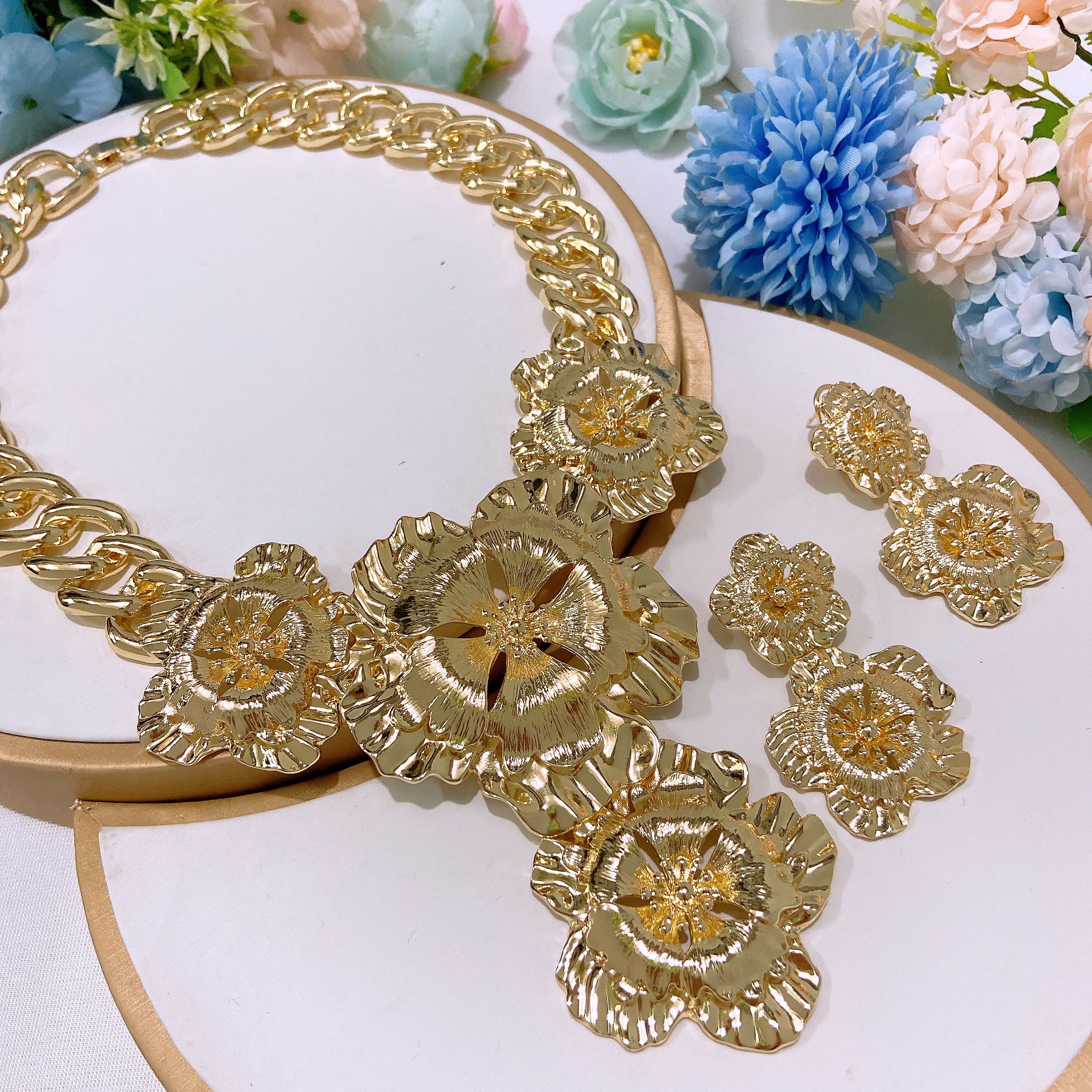 Dubai Jewelry Set Fashion Jewelry Necklace Earrings Bracelet Plated 24 Gold Original Jewelry Set Wedding Necklace Ring Earrings Bracelet Latest Flower Design Luxury Brazilian Gold Plated Jewelry Set