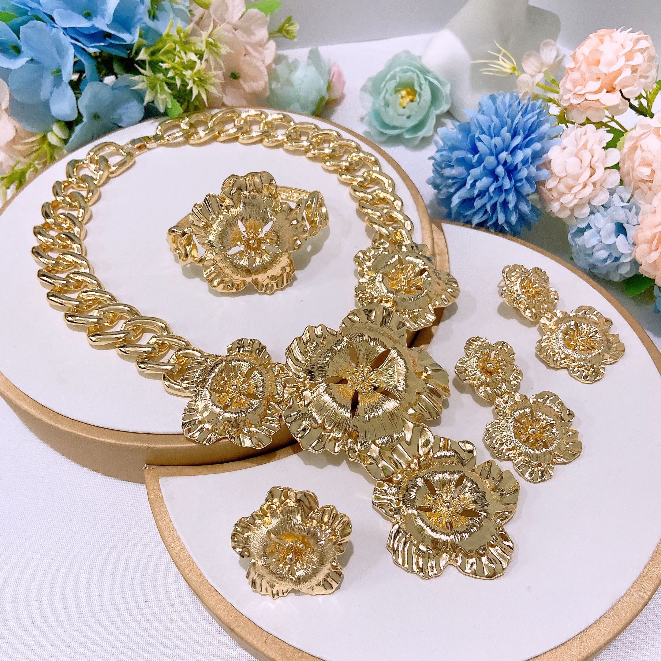 Dubai Jewelry Set Fashion Jewelry Necklace Earrings Bracelet Plated 24 Gold Original Jewelry Set Wedding Necklace Ring Earrings Bracelet Latest Flower Design Luxury Brazilian Gold Plated Jewelry Set