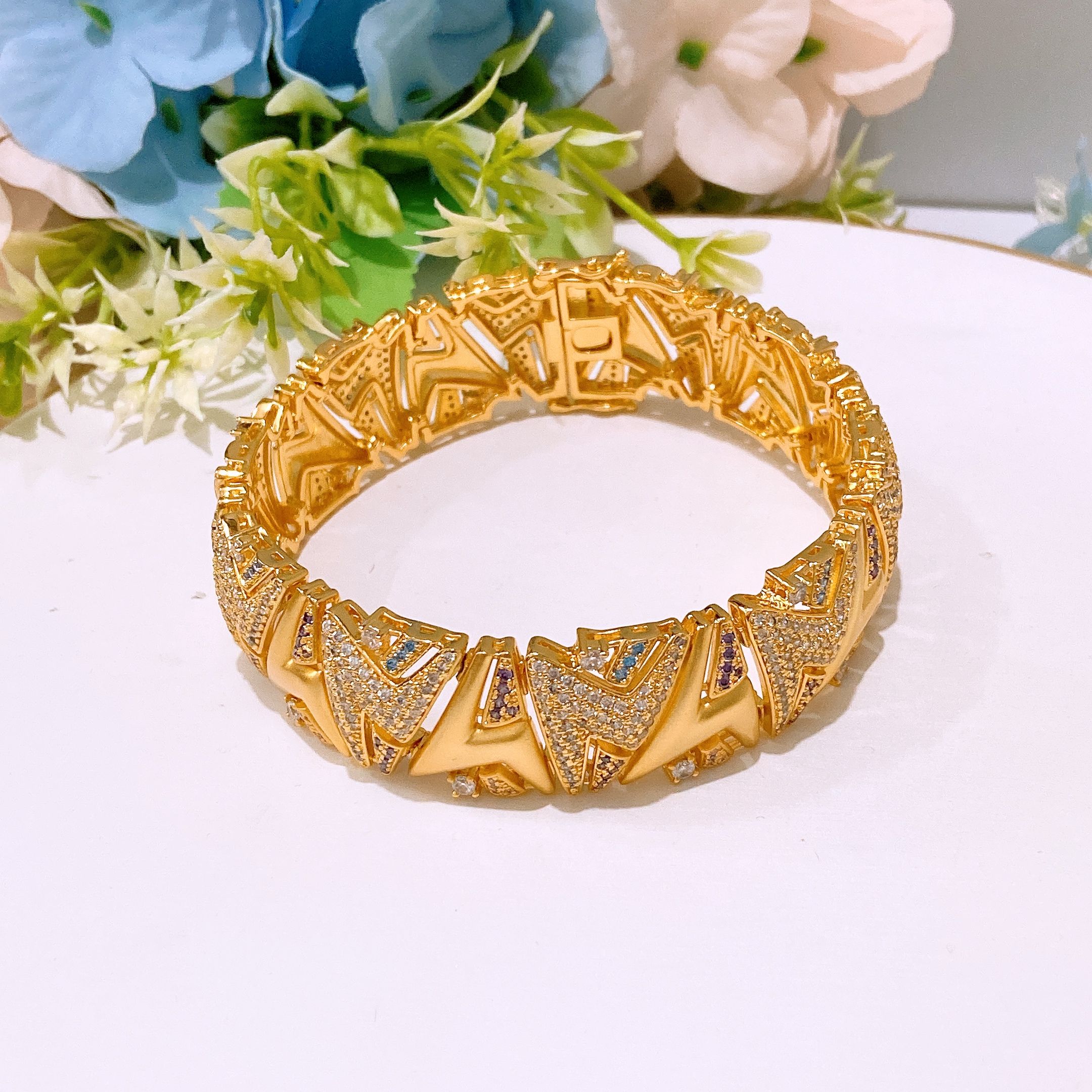 Dubai Jewelry New Diamond Luxury African Jewelry Set, Full Diamond High End Necklace Earrings Rings Bracelets Suitable for Women's Wedding Parties Zircon Crystal Dubai Bridal Necklace Gifts