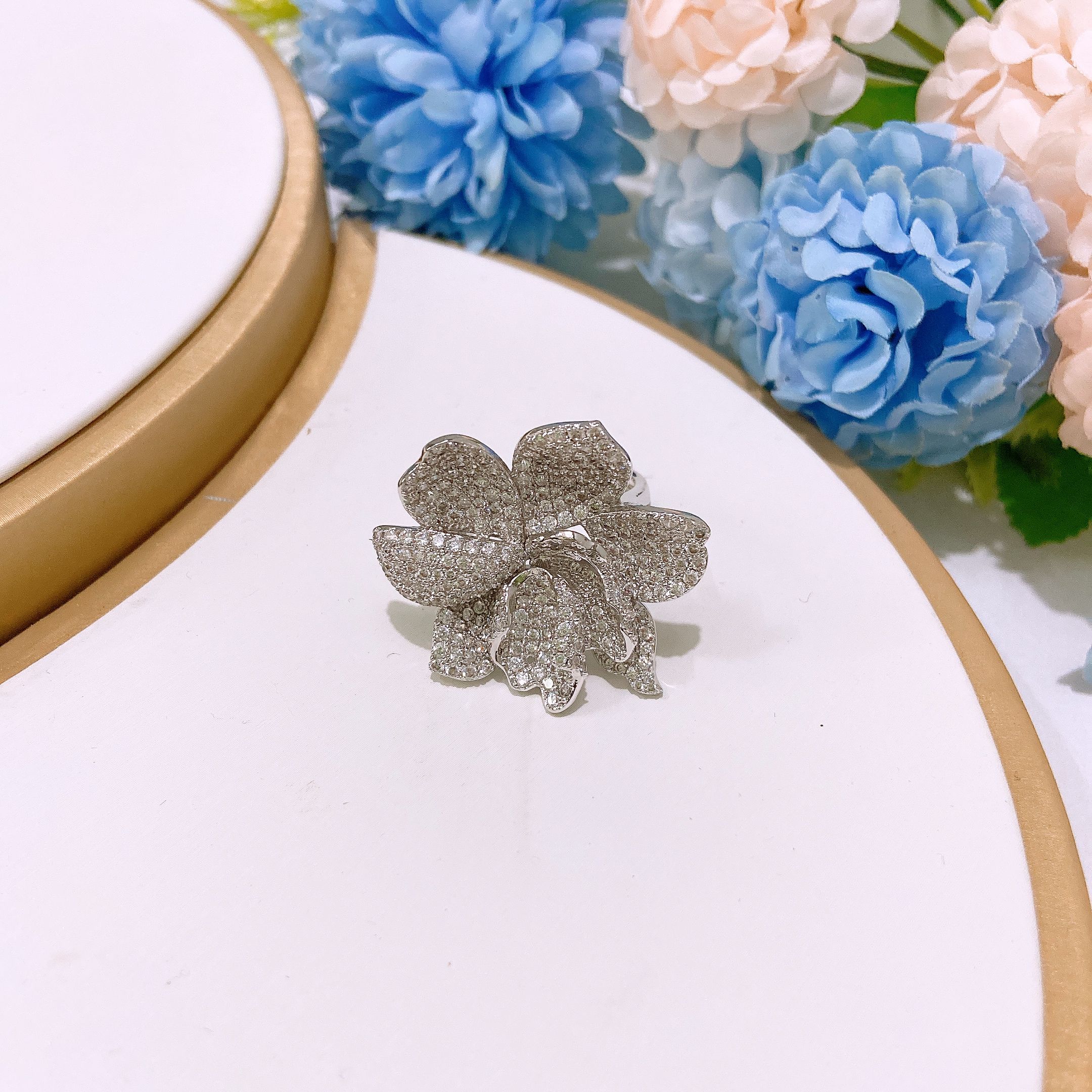Dubai Jewelry New Luxury Diamond Necklace, Earrings, Rings, Bracelets 4-piece Jewelry Set, High end Diamonds Suitable for Women's Wedding Parties, Dubai Bridal Luxury Accessories
