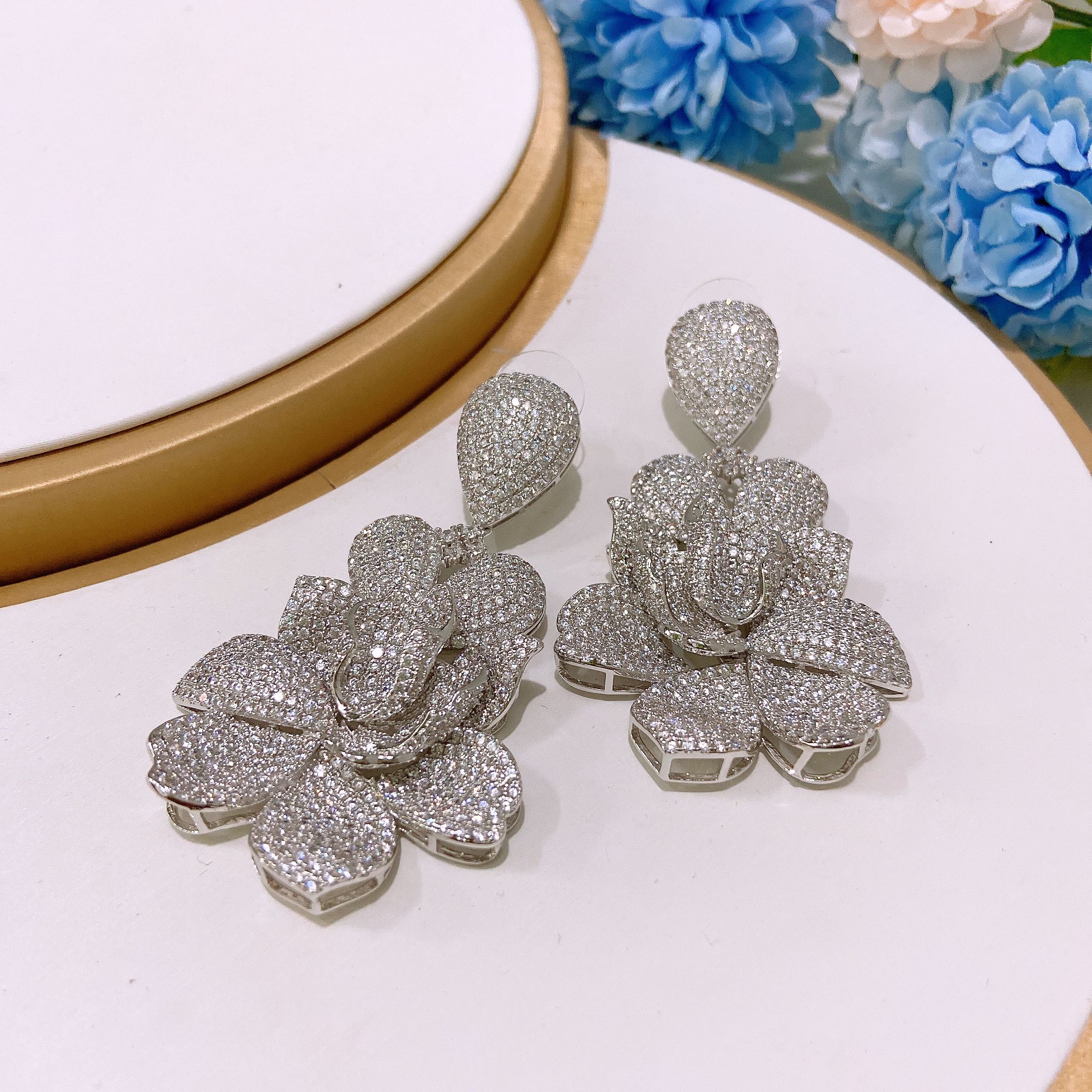 Dubai Jewelry New Luxury Diamond Necklace, Earrings, Rings, Bracelets 4-piece Jewelry Set, High end Diamonds Suitable for Women's Wedding Parties, Dubai Bridal Luxury Accessories