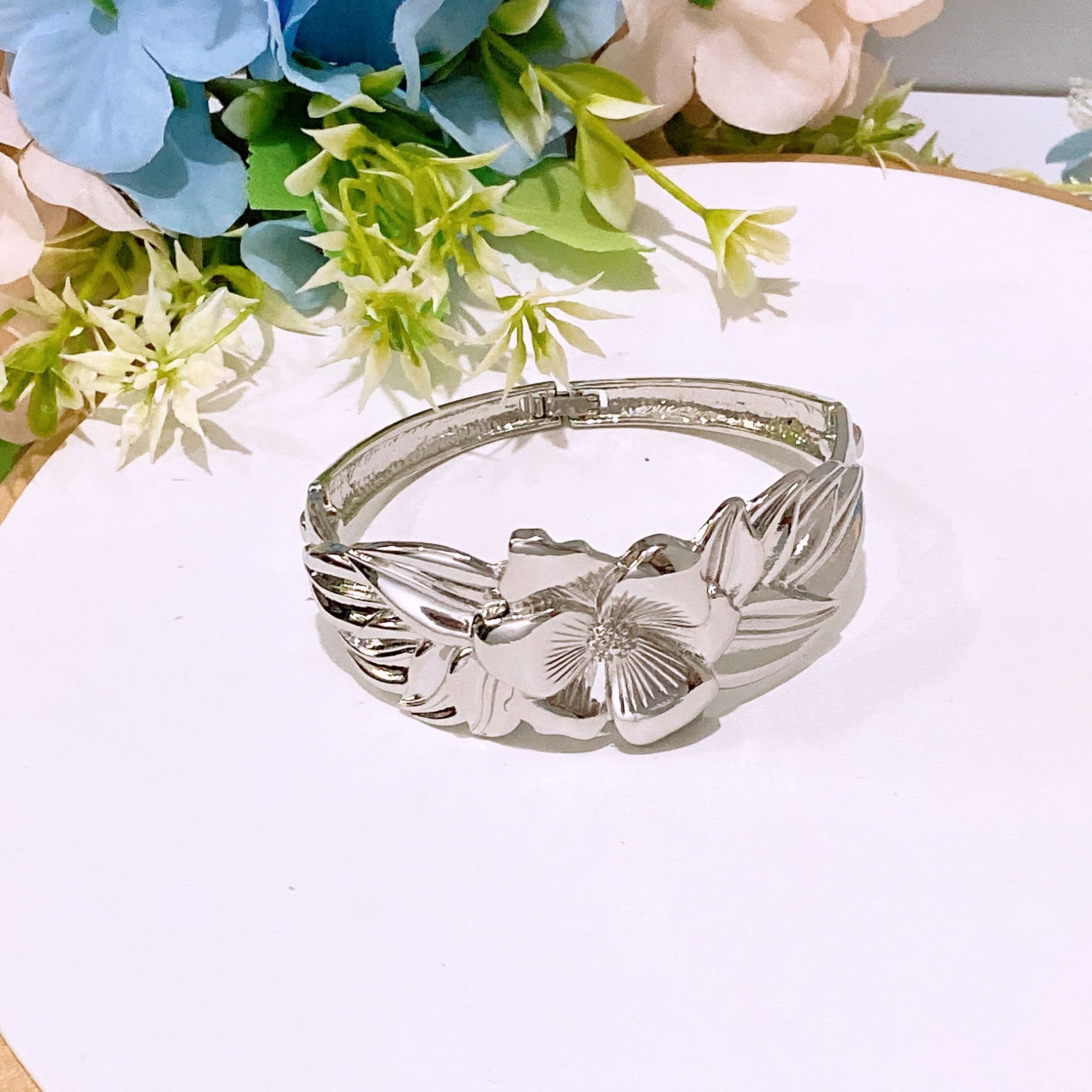 Women's Necklace Jewelry Set Simple Fashion Rhinestone Pendant Open Bracelet Adjustable Ring Daily Wear Jewelry Holiday Gift Jewelry 5 Piece Set Necklace Earring Ring Bracelet