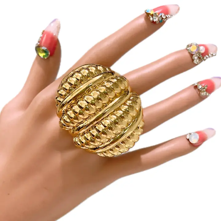 Exaggerated hollow gold light ring, unique irregular oversized ring, ladies' open gold adjustable ring, wedding party jewelry, fashionable jewelry, punk party jewelry, innovative craftsmanship