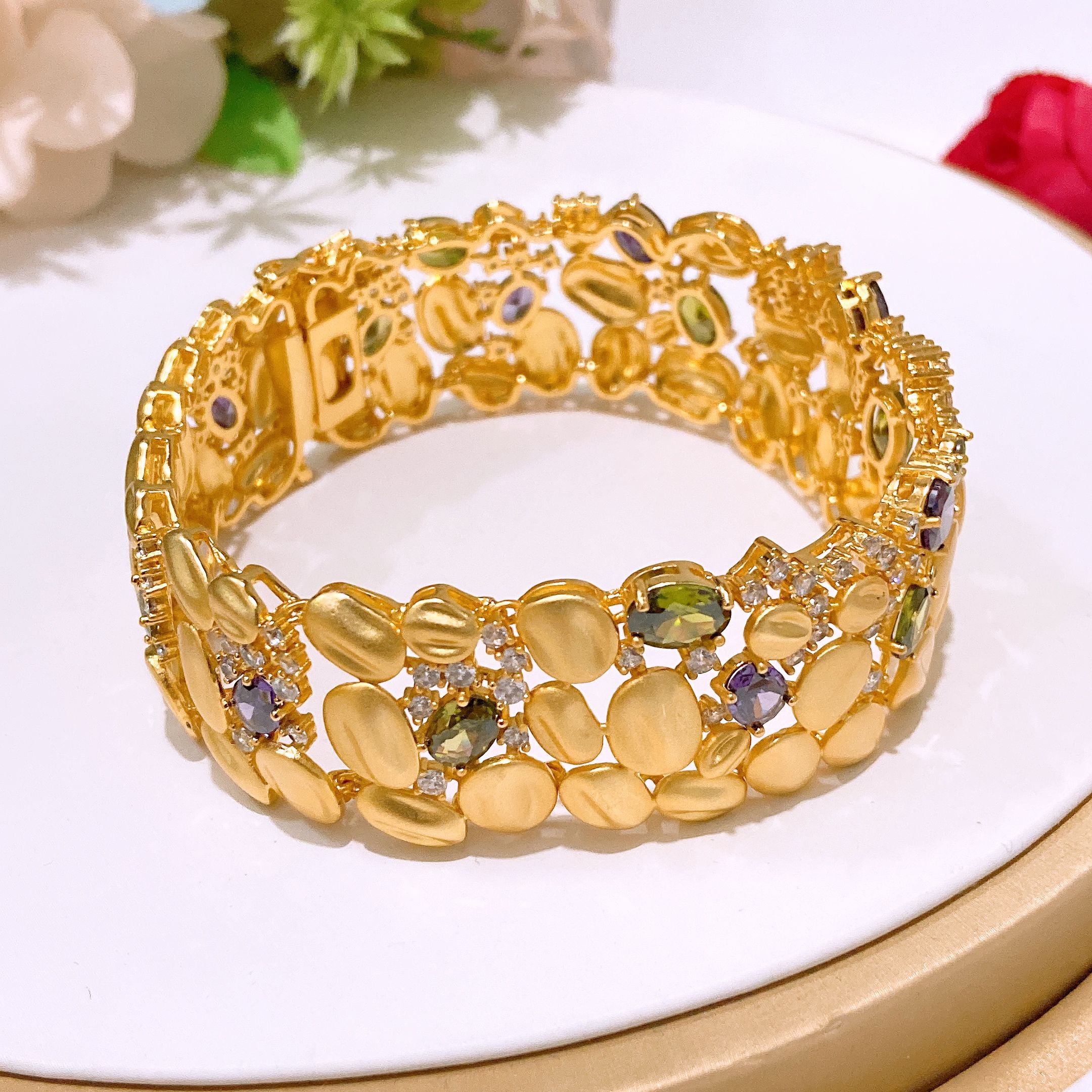 Luxury Diamond Necklace, Earrings, Rings, Bracelets 4-piece Set of High End Diamond Inlaid Jewelry Suitable for Women's Wedding Parties, Dubai Bridal Luxury Accessories