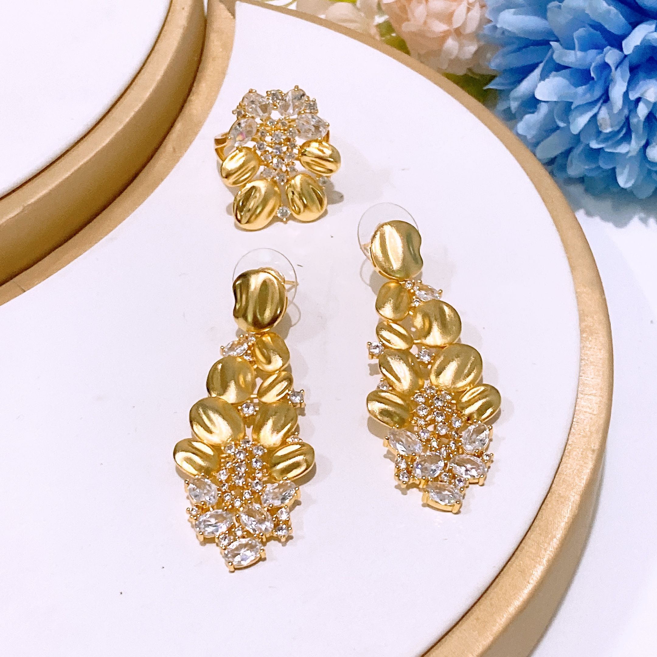 Luxury Diamond Necklace, Earrings, Rings, Bracelets 4-piece Set of High End Diamond Inlaid Jewelry Suitable for Women's Wedding Parties, Dubai Bridal Luxury Accessories