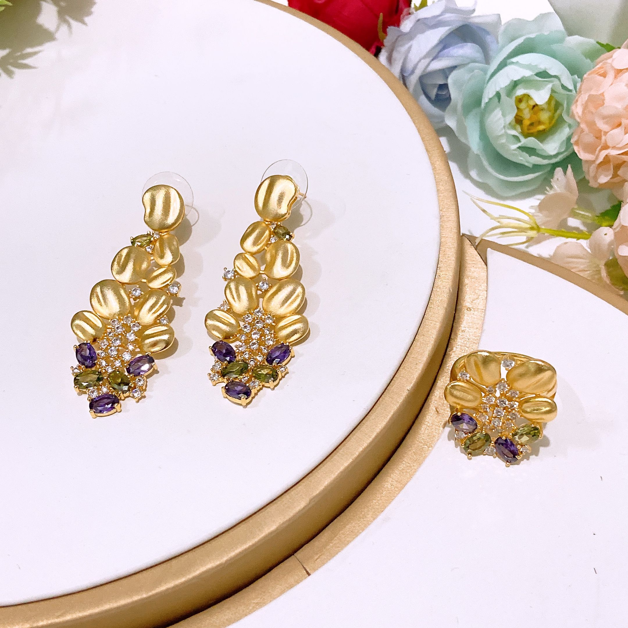 Luxury Diamond Necklace, Earrings, Rings, Bracelets 4-piece Set of High End Diamond Inlaid Jewelry Suitable for Women's Wedding Parties, Dubai Bridal Luxury Accessories