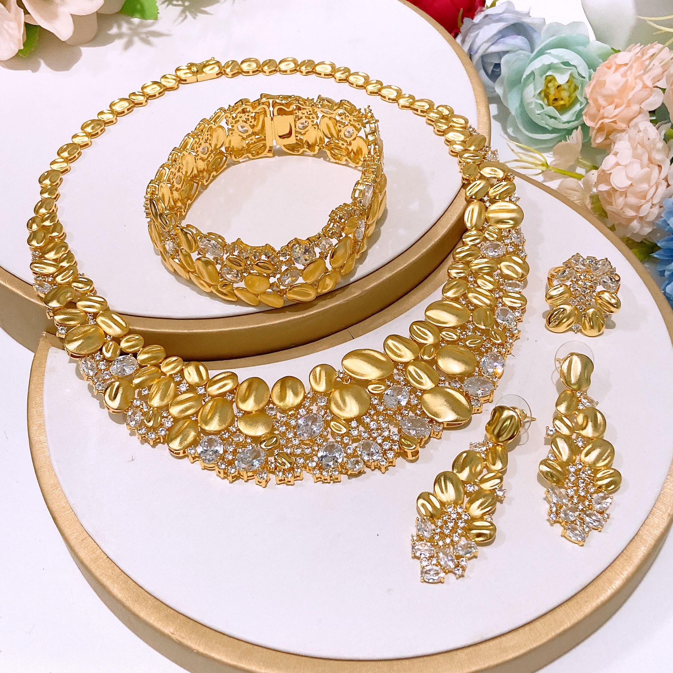 Luxury Diamond Necklace, Earrings, Rings, Bracelets 4-piece Set of High End Diamond Inlaid Jewelry Suitable for Women's Wedding Parties, Dubai Bridal Luxury Accessories