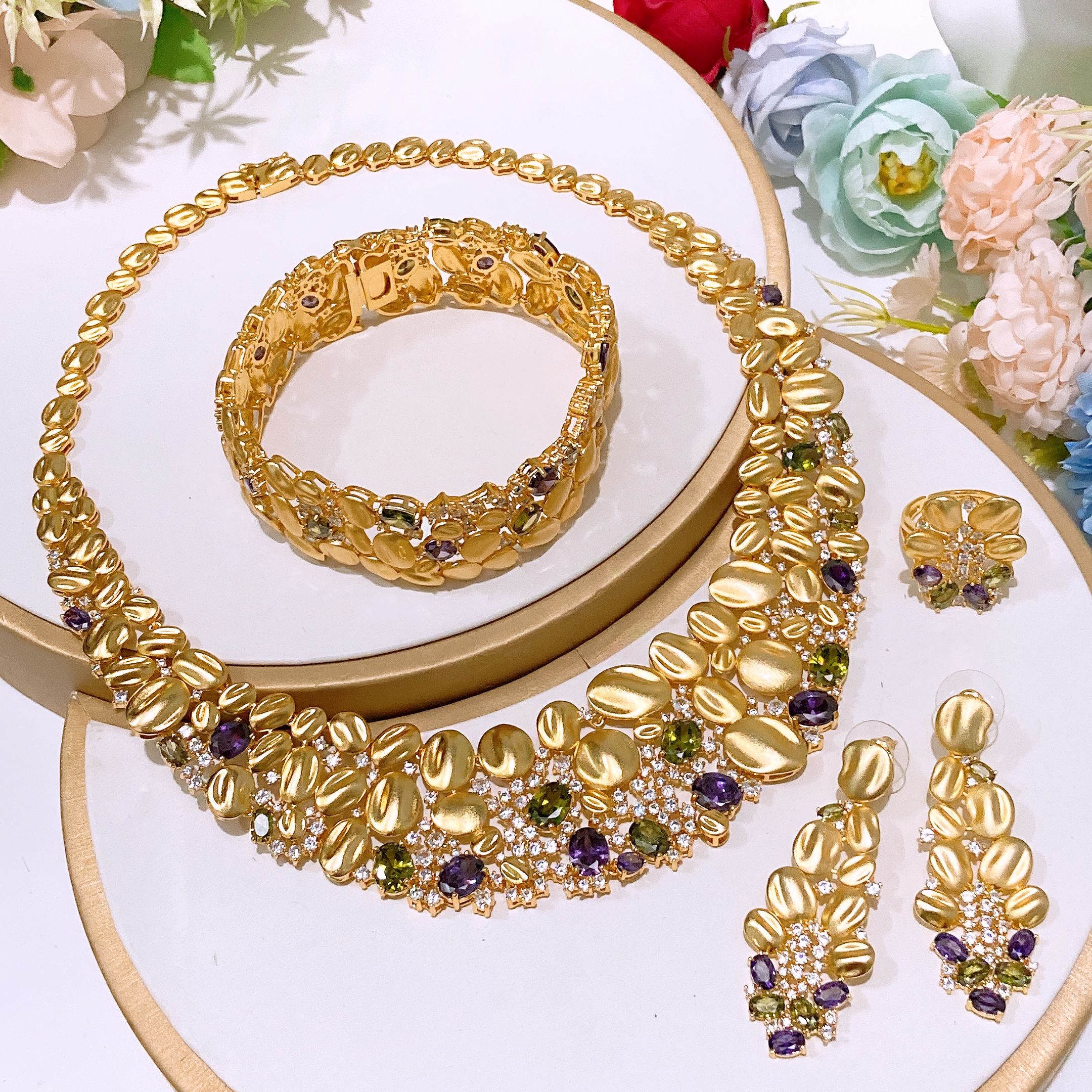 Luxury Diamond Necklace, Earrings, Rings, Bracelets 4-piece Set of High End Diamond Inlaid Jewelry Suitable for Women's Wedding Parties, Dubai Bridal Luxury Accessories