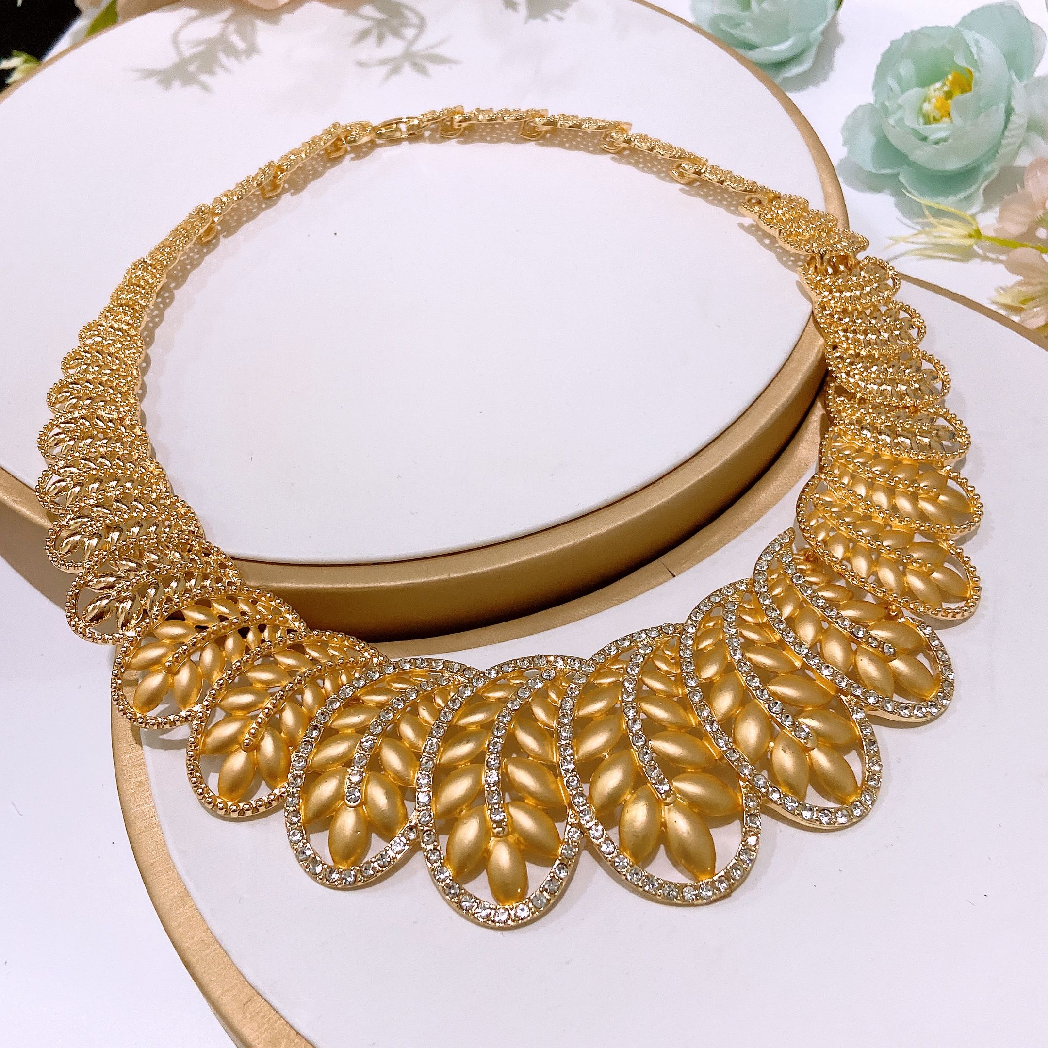 Fashion Jewelry 4-piece Jewelry Set Pendant Open Bracelet Adjustable Ring Daily Wear Jewelry Holiday Gift Jewelry 4-piece Set Necklace Earrings Bracelet Dubai Women's Jewelry