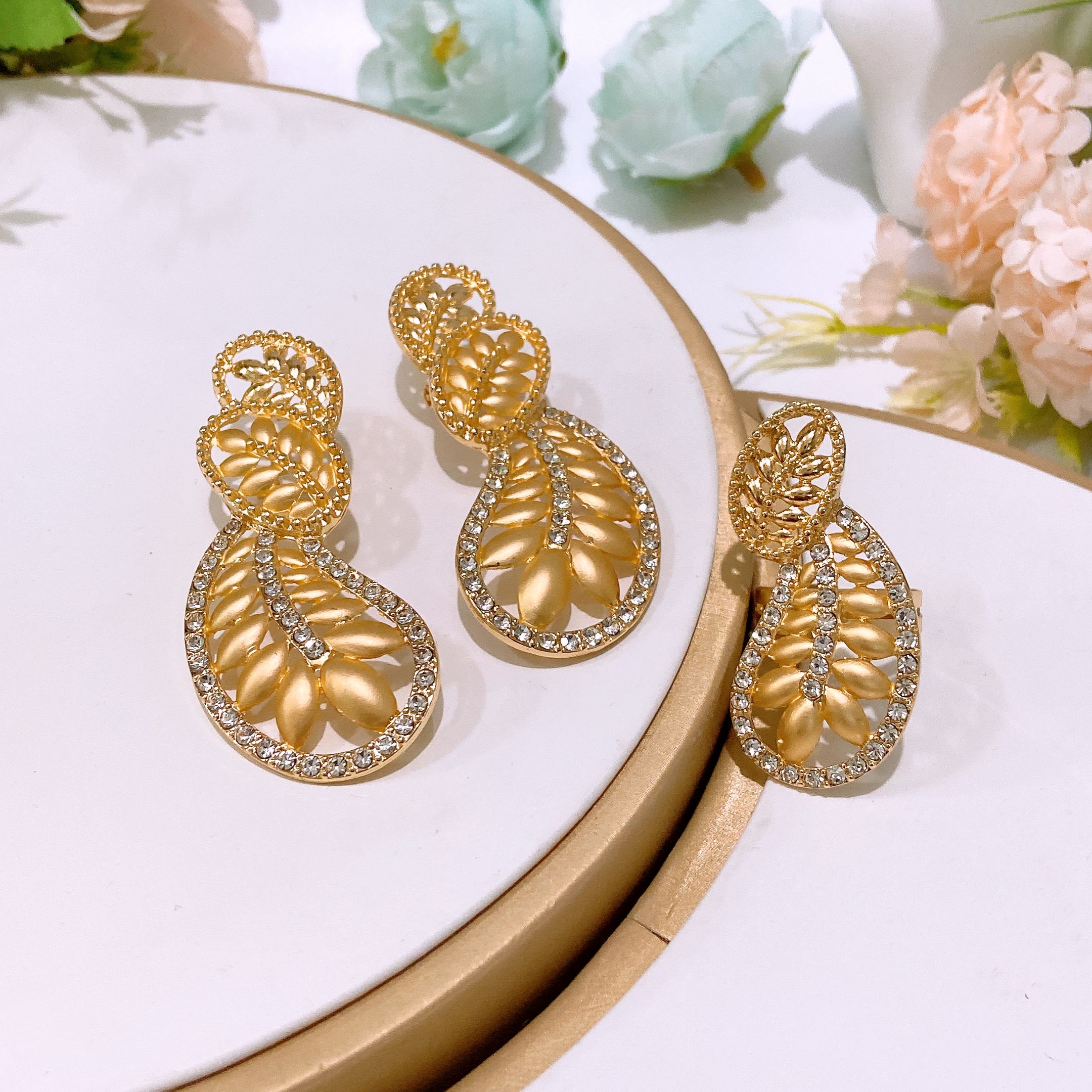 Fashion Jewelry 4-piece Jewelry Set Pendant Open Bracelet Adjustable Ring Daily Wear Jewelry Holiday Gift Jewelry 4-piece Set Necklace Earrings Bracelet Dubai Women's Jewelry