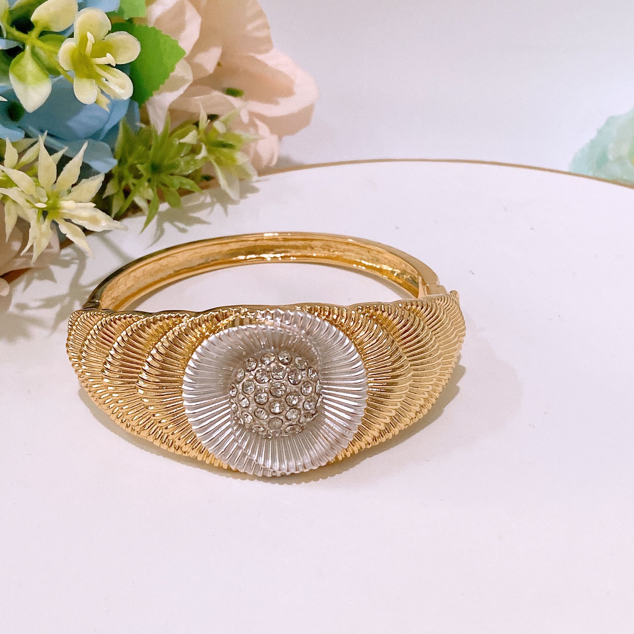 Fashion Jewelry 4-piece Jewelry Set Pendant Open Bracelet Adjustable Ring Daily Wear Jewelry Holiday Gift Jewelry 4-piece Set Necklace Earrings Bracelet Dubai Women's Jewelry