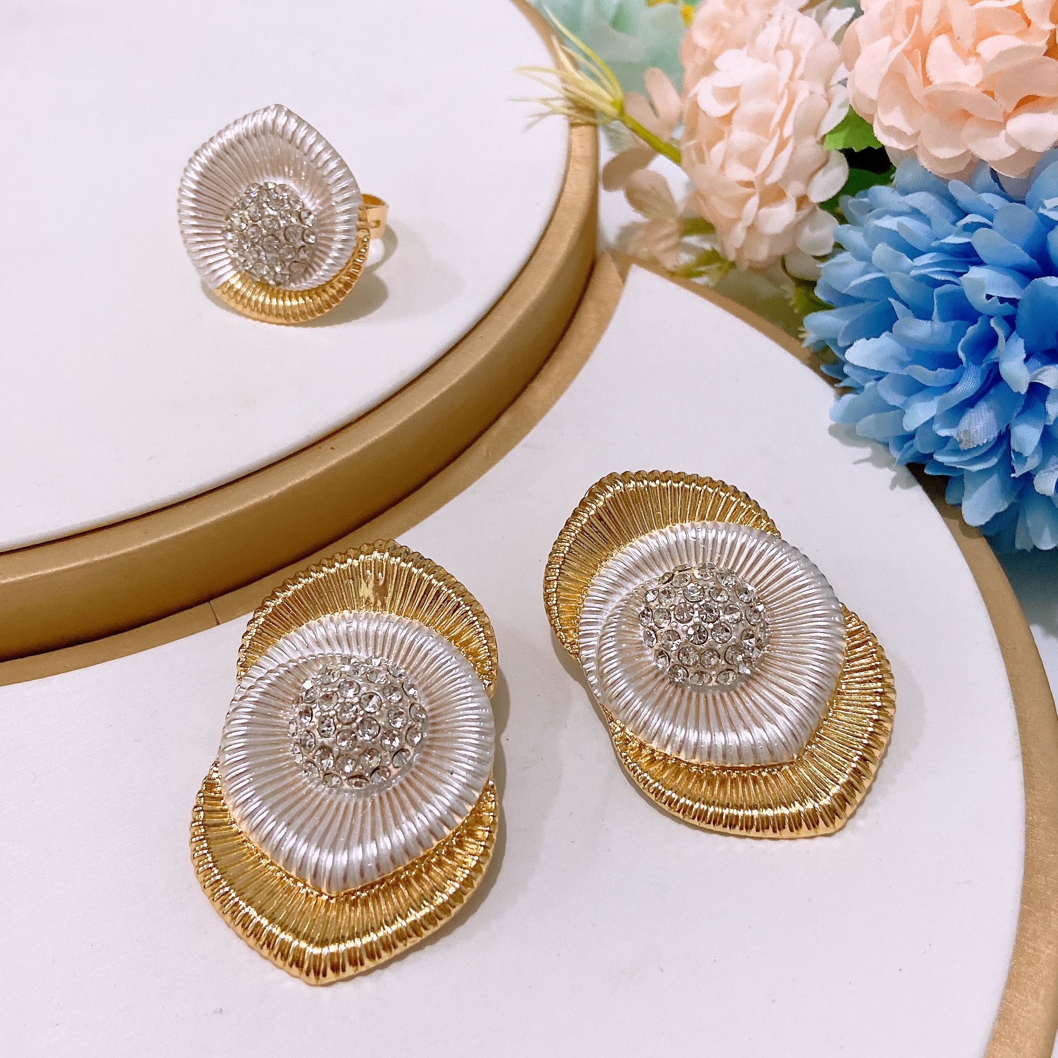 Fashion Jewelry 4-piece Jewelry Set Pendant Open Bracelet Adjustable Ring Daily Wear Jewelry Holiday Gift Jewelry 4-piece Set Necklace Earrings Bracelet Dubai Women's Jewelry