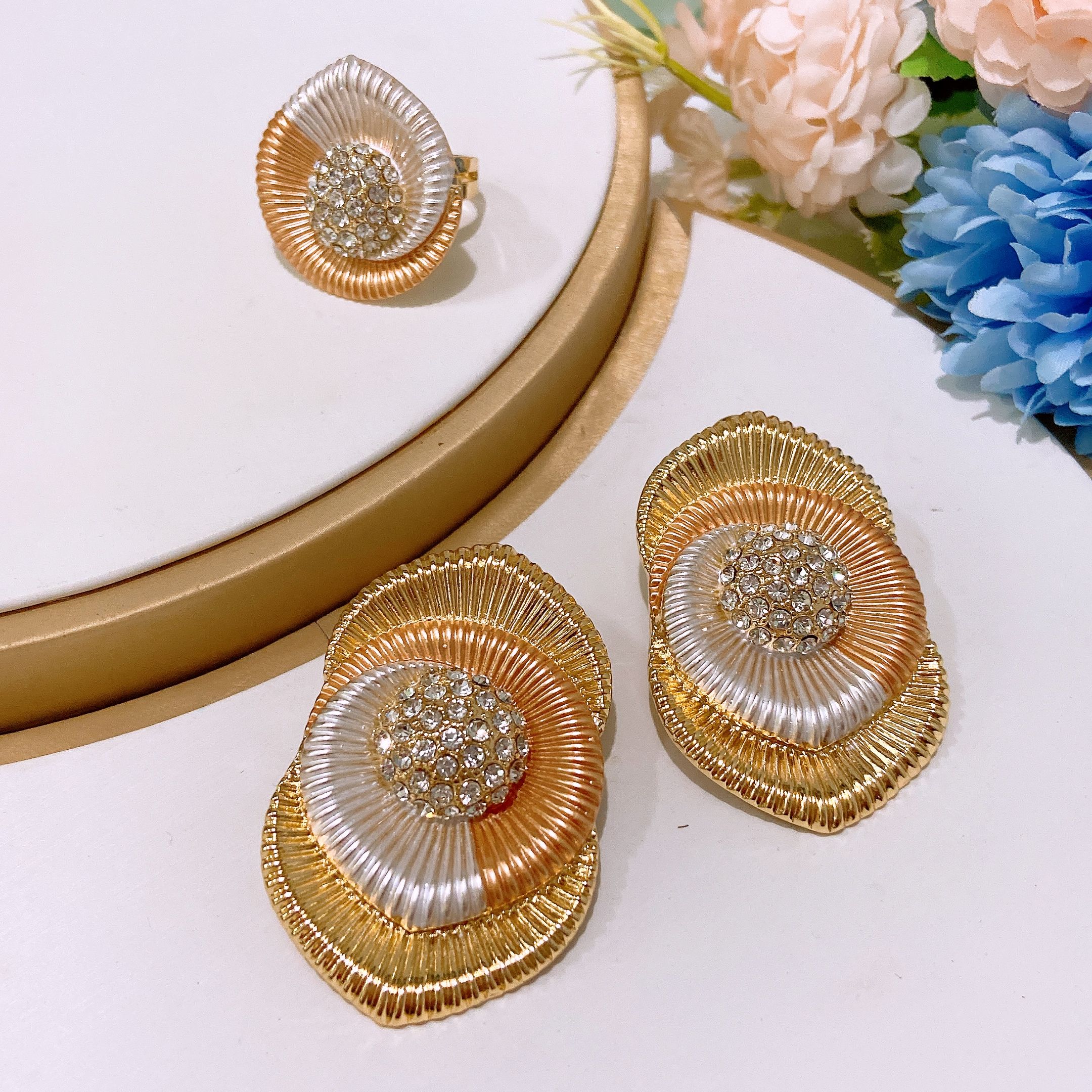 Fashion Jewelry 4-piece Jewelry Set Pendant Open Bracelet Adjustable Ring Daily Wear Jewelry Holiday Gift Jewelry 4-piece Set Necklace Earrings Bracelet Dubai Women's Jewelry