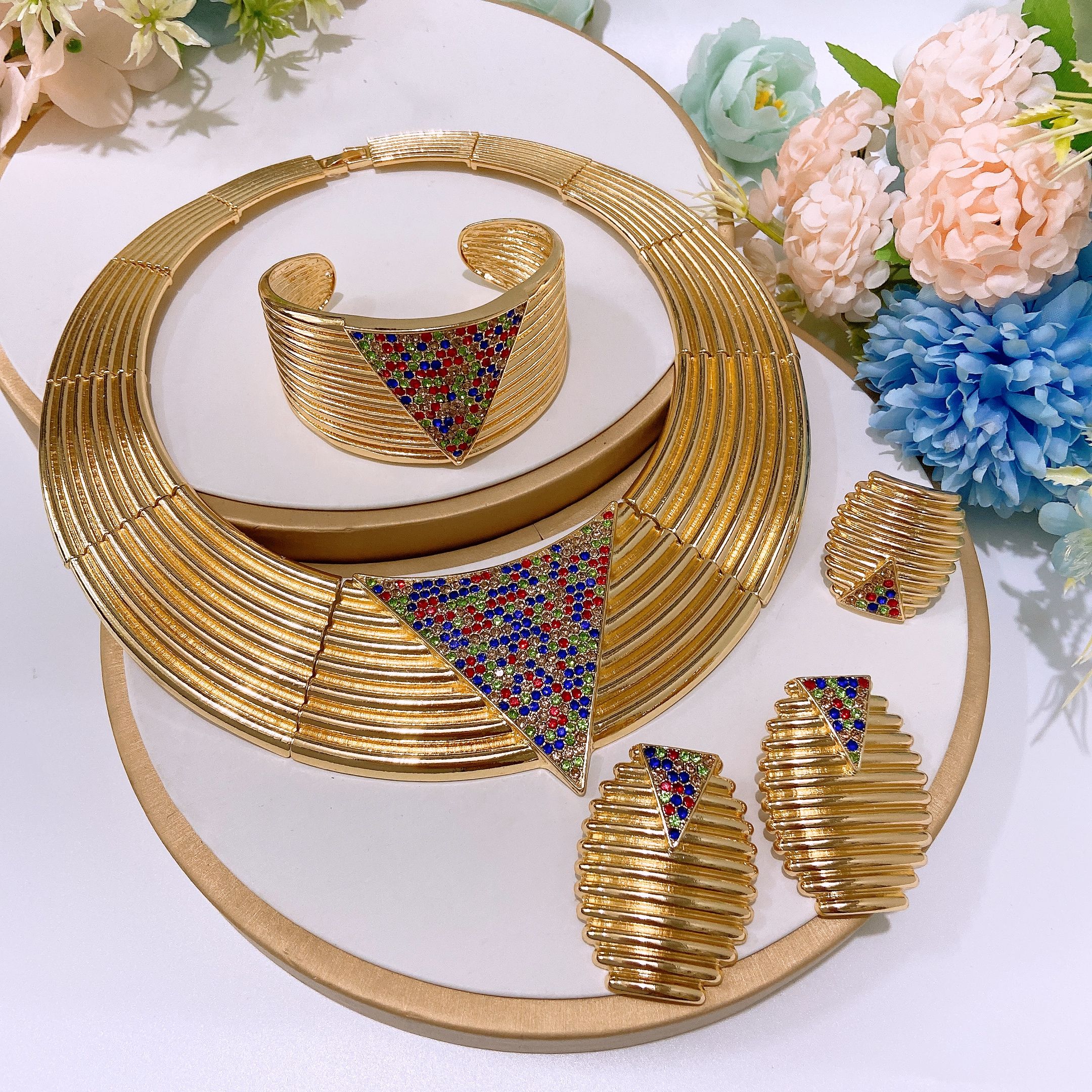 Fashion Jewelry 4-piece Set Jewelry Pendant Open Bracelet Adjustable Ring Daily Wear Jewelry Colored Diamond Necklace Holiday Gift Jewelry 4-piece Set Necklace Earrings Bracelet Dubai Women's Jewelry