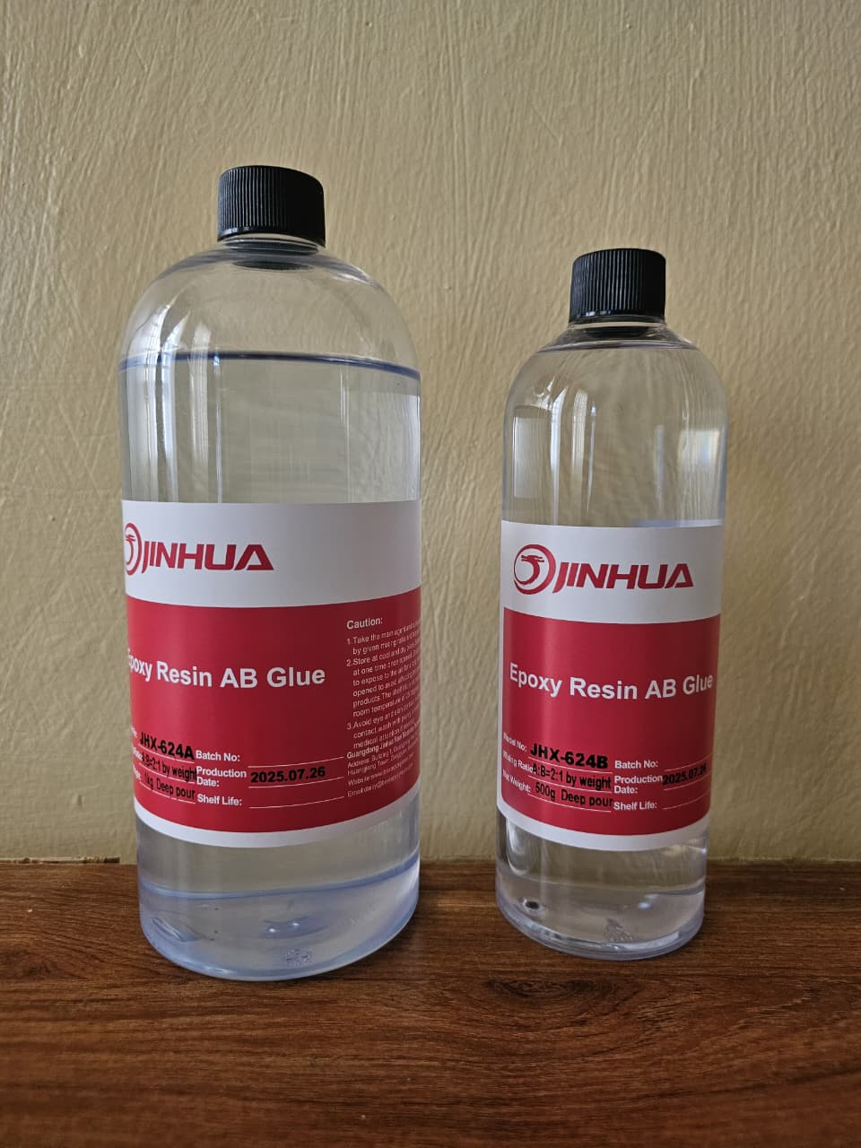 Crystal Clear Epoxy resin for craft. 1kg resin and 0.5kg Hardener for 2:1 ratio deep and shallow pours