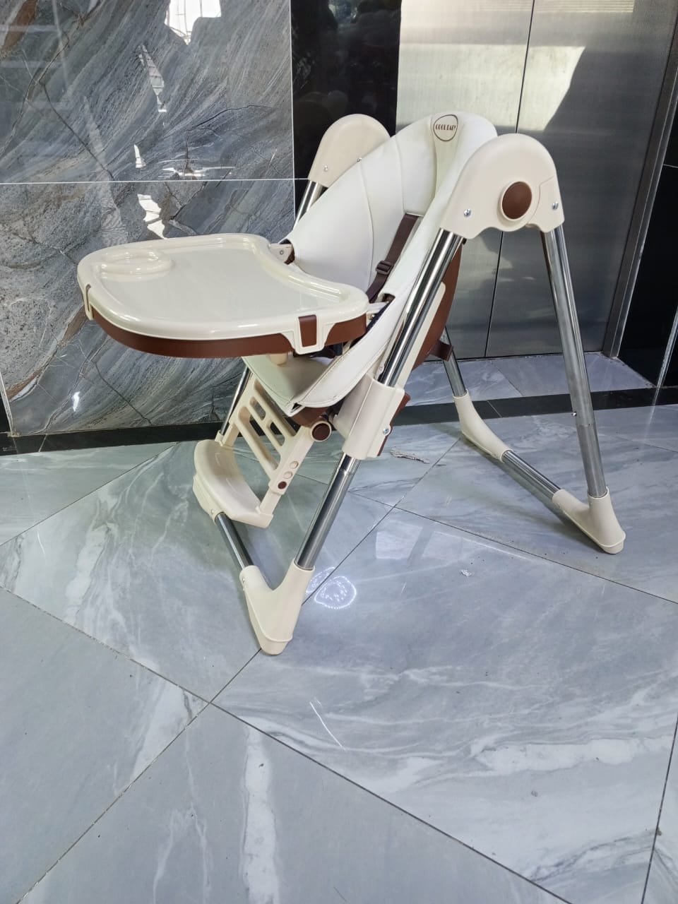 Quality  3 in 1 Baby feeding chairs/highchair, has wheels and it's Foldable