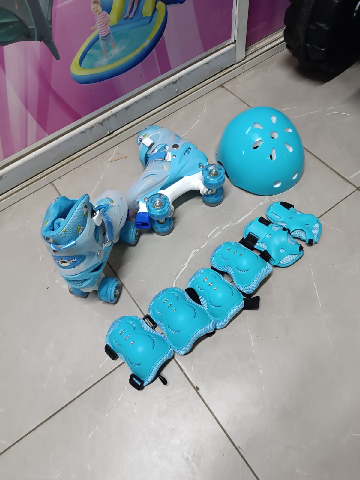[📍NEW LIMITED OFFER📍🤑DONT MISS OUT 🤑!!!] Brand New Very Quality Durable Kids Quad skates with Hard helmet and guards Size Medium at Best Price